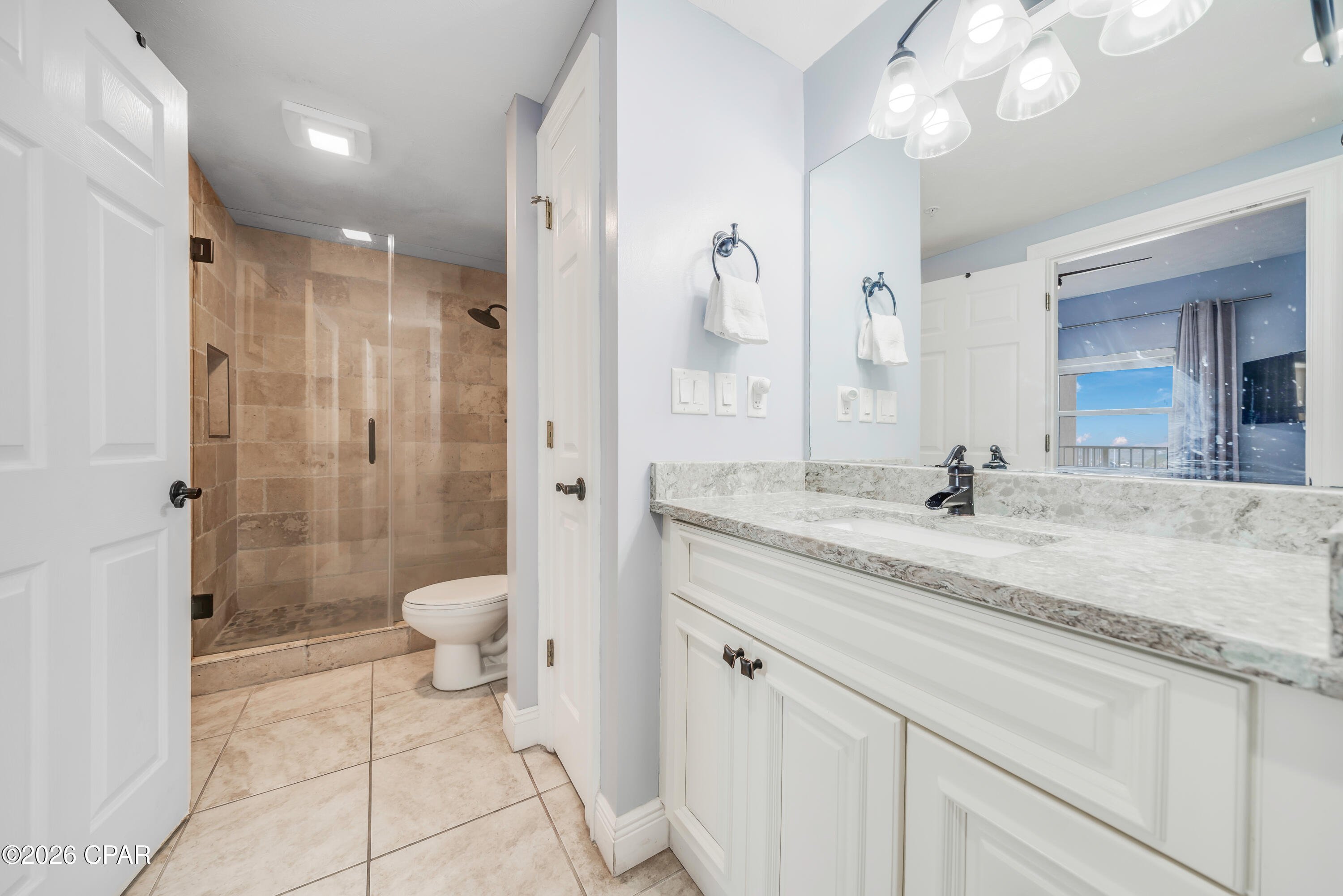 Image 32 For 5004 Thomas Drive 808
