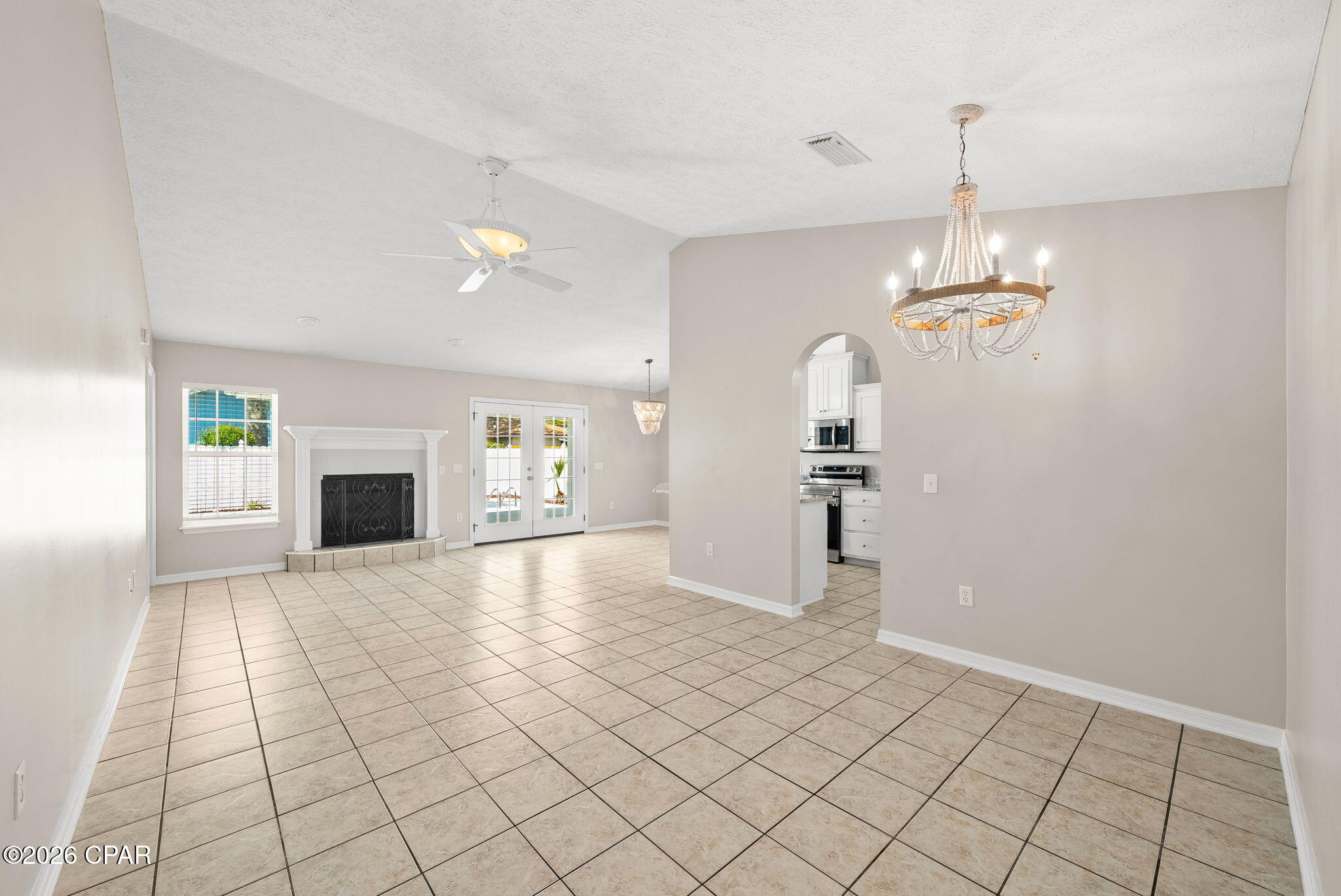 Image 10 For 615 Poinsettia Court