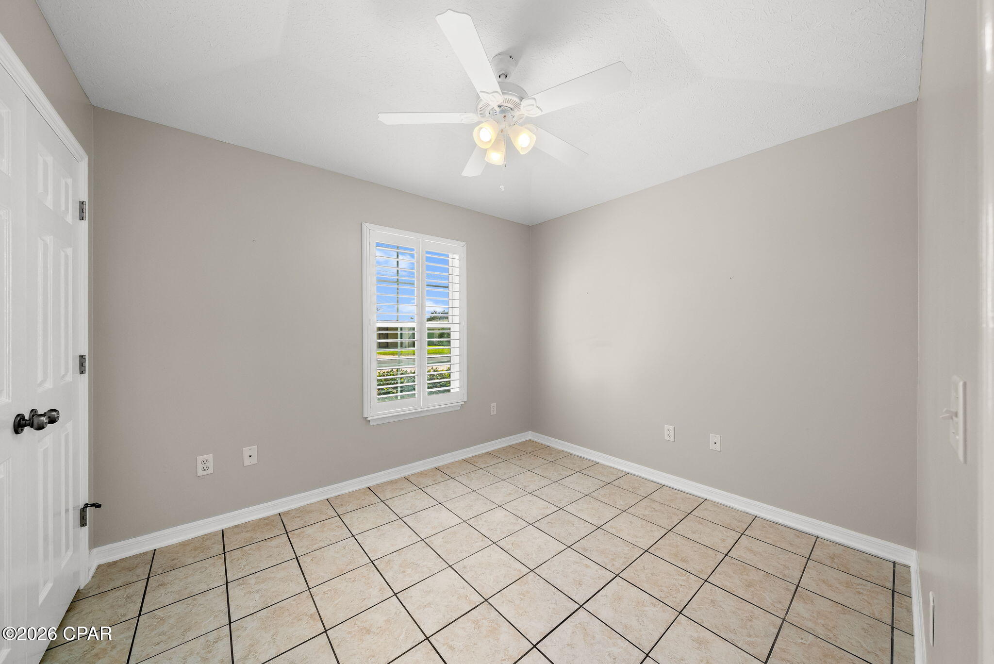 Image 6 For 615 Poinsettia Court