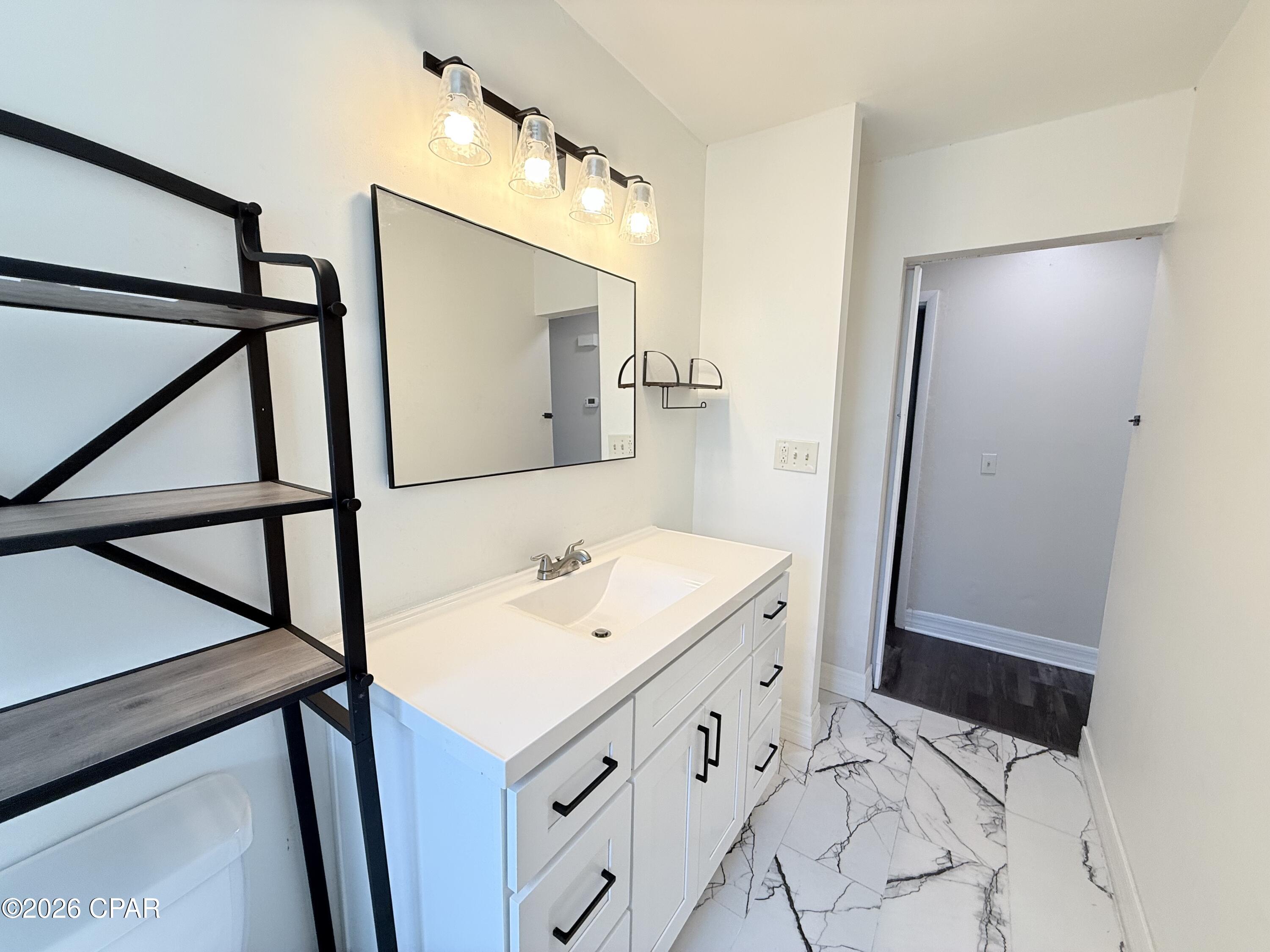 Image 13 For 808 Forestdale Avenue