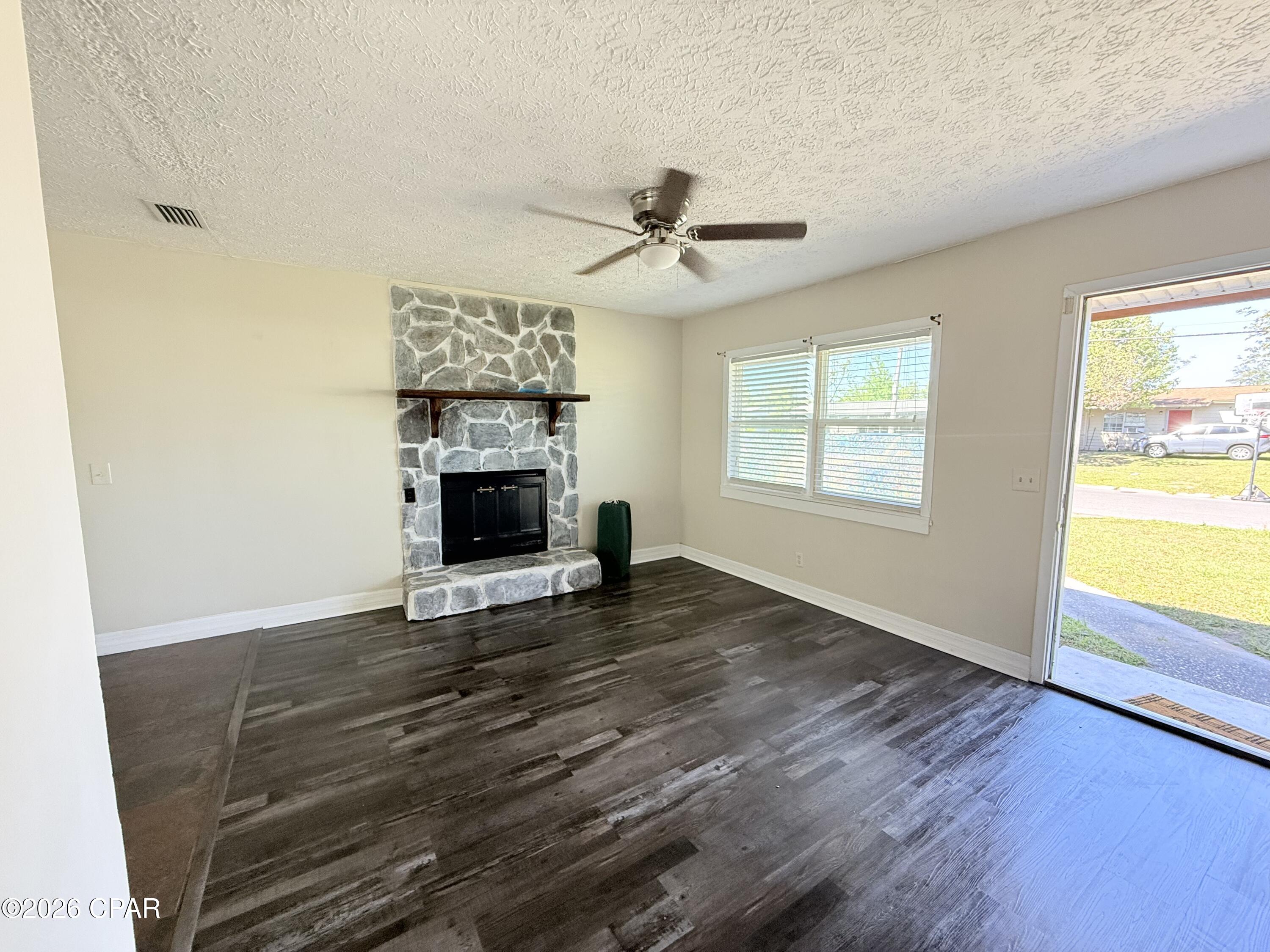 Image 2 For 808 Forestdale Avenue