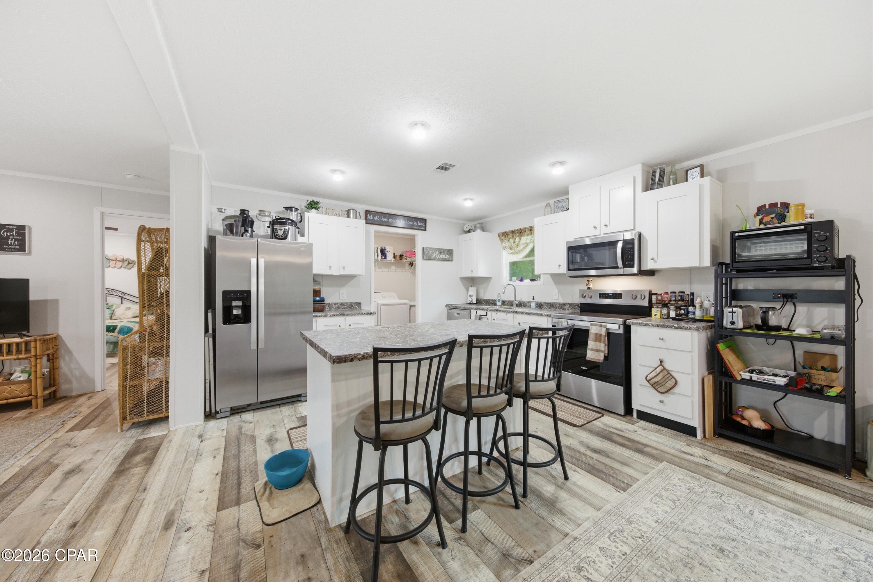 Image 11 For 650 Satellite Road