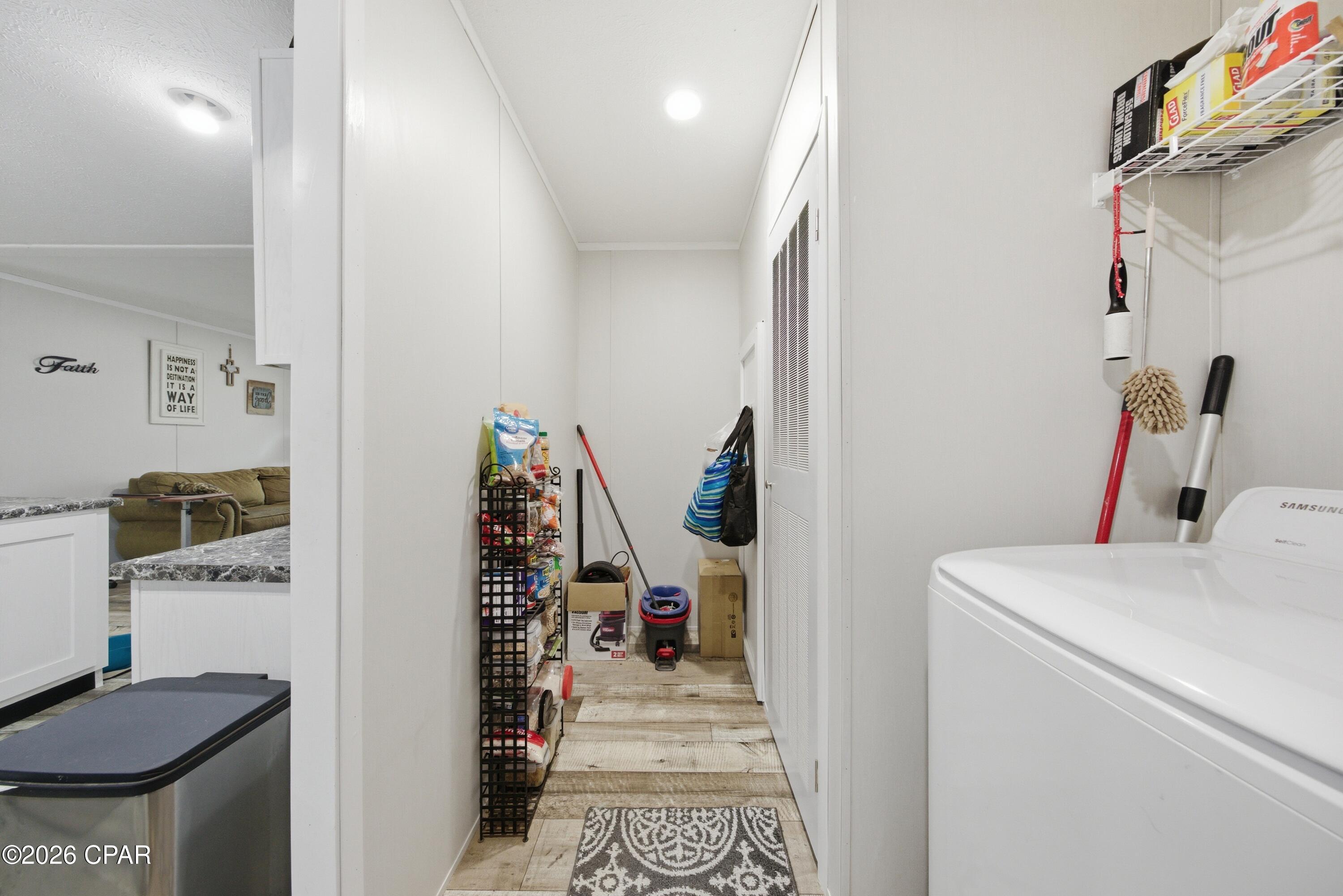 Image 37 For 650 Satellite Road