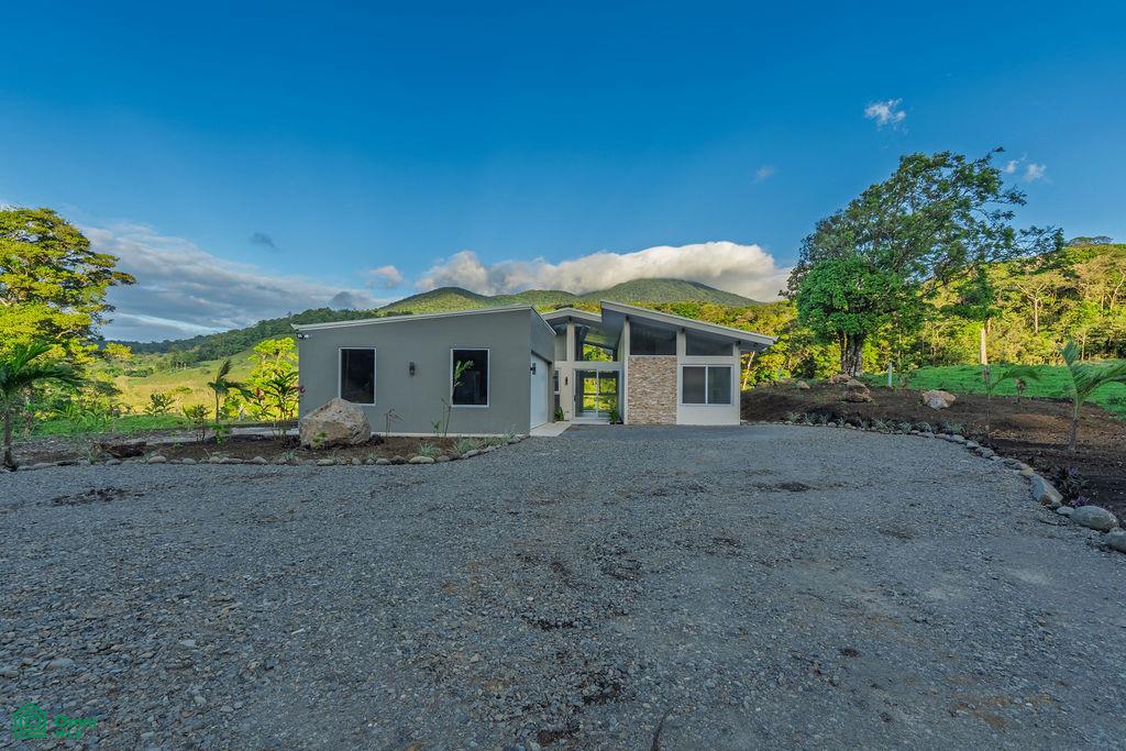 Hacienda Laurel-Brand New, Vistas del Tenorio.