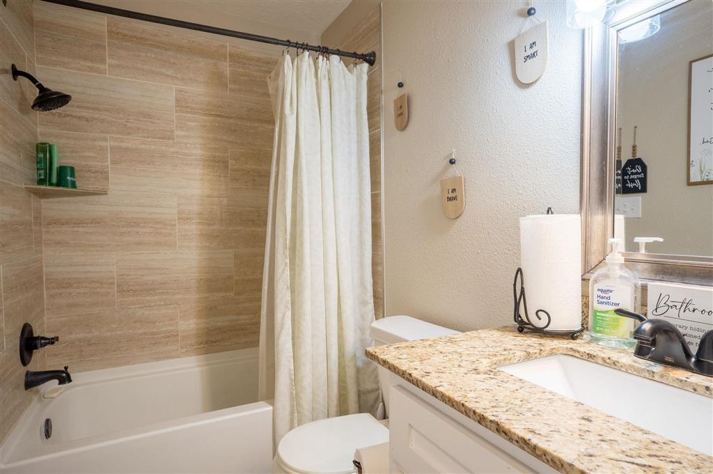 4033 W Briarfield St Street — photo 2