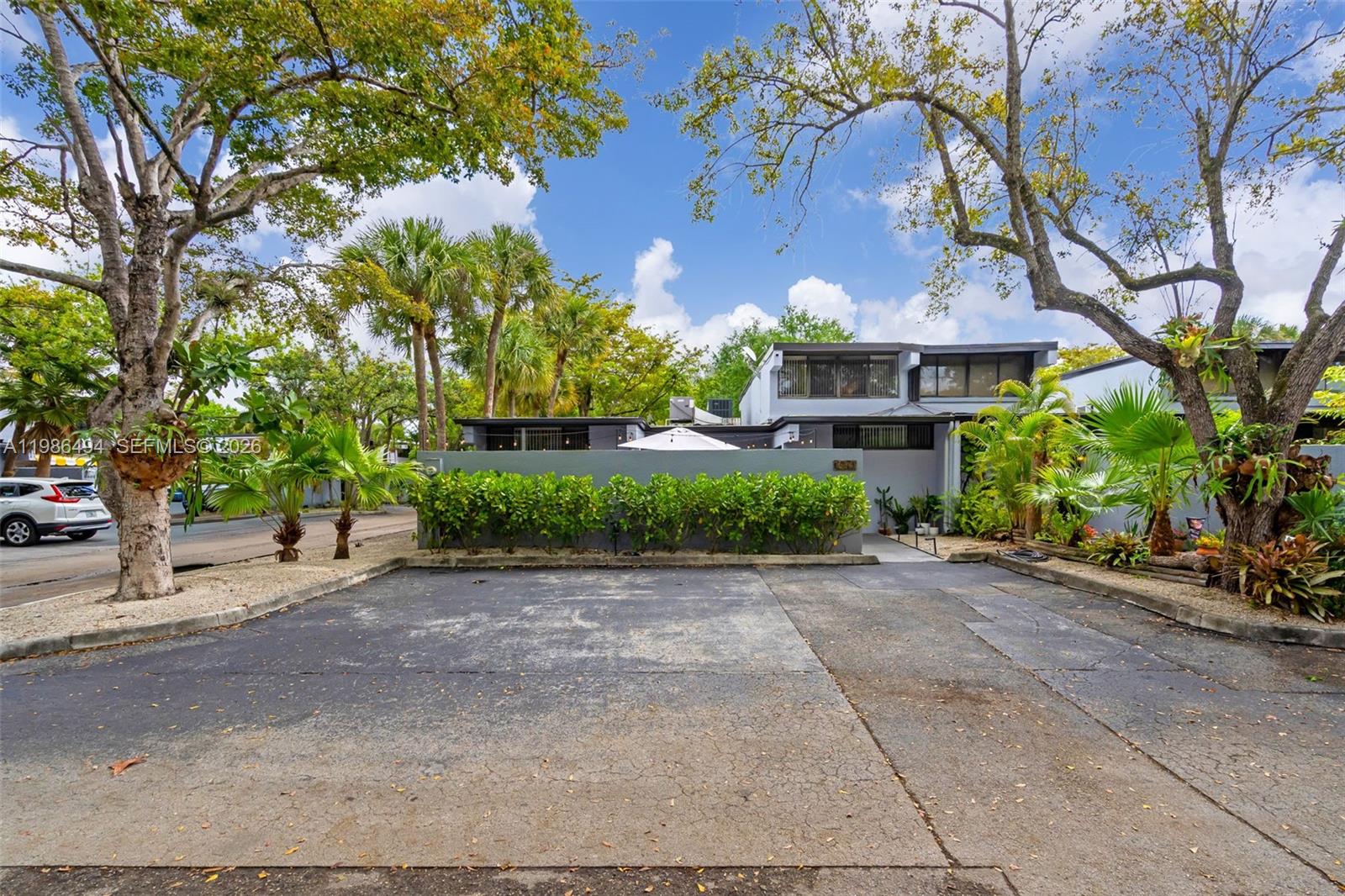 Miami Lakes Windmill Gate