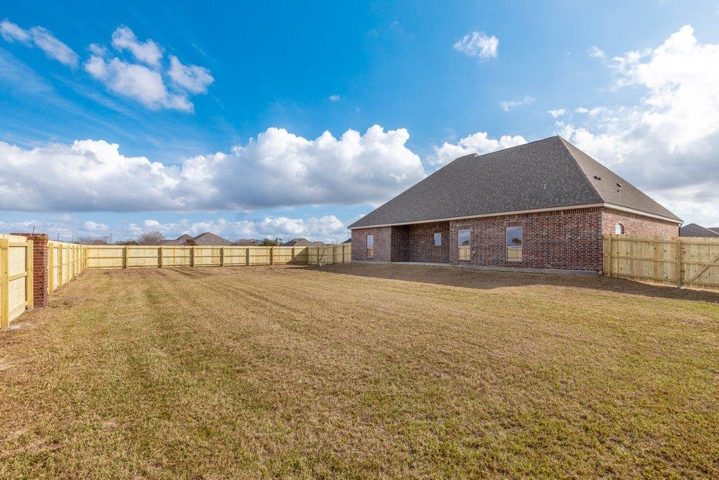 819 Gentry Drive — photo 2