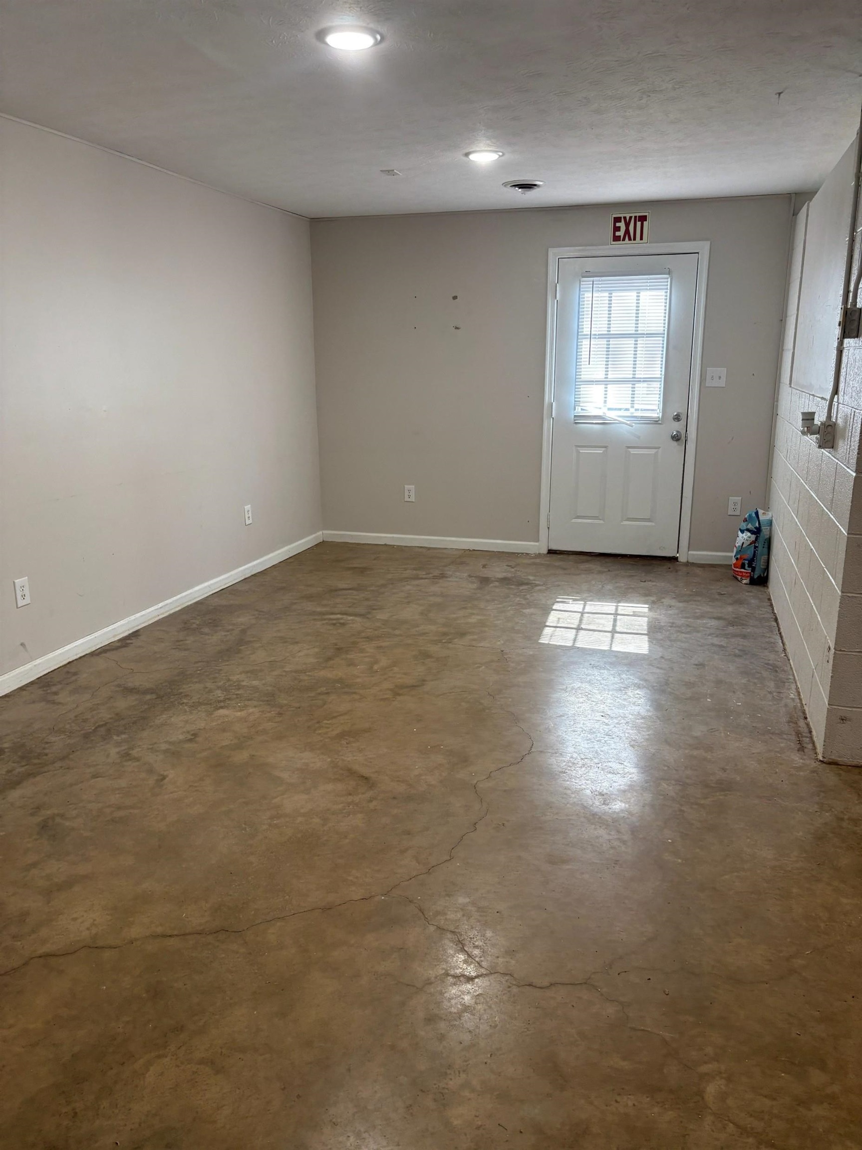 727 Lee Hwy A01