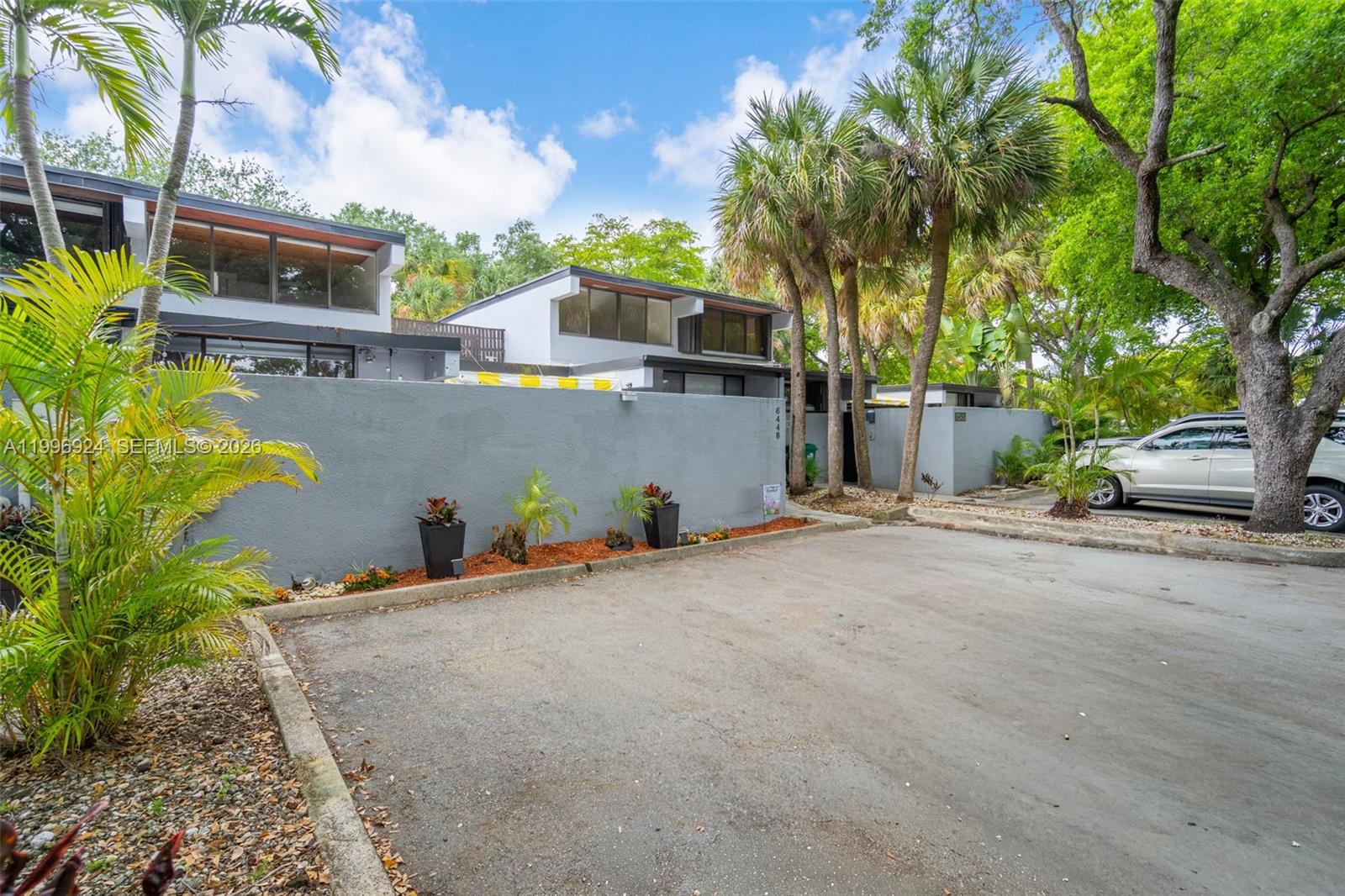 Miami Lakes Windmill Gate