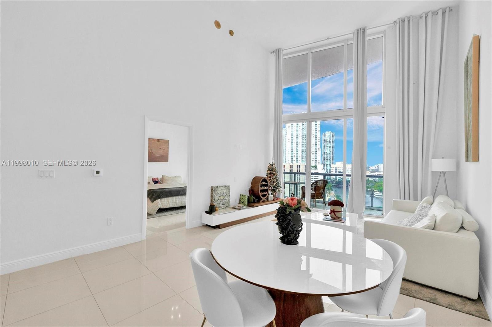 A magnificent one-bedroom with 16-foot-high ceilings at Icon Brickell 465. This unit is in excellent condition and features one of the best layouts, plenty of natural light, and a perfect appearance. The unit also has a large balcony with stunning views of the river and the city skyline. The Icon Towers are luxurious high-rise residential towers in Brickell's heart. It is a 5-minute walk to Whole Foods, Brickell City Center, the best restaurants, shops, and the metro mover. In addition, Icon offers some of the best amenities, including a 300 ft swimming pool, towel service, a full-service spa, a hot tub, a fitness center with bay views, a juice bar, a spinning room, a Pilates room, and 24/7 concierge & valet.