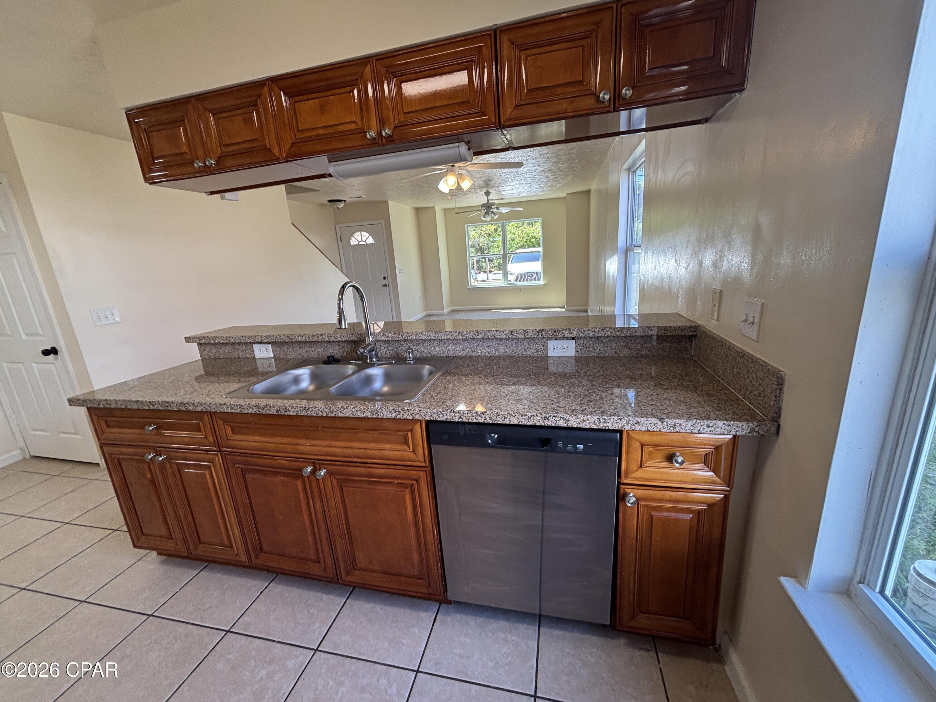 Image 3 For 754 Sherman Avenue A