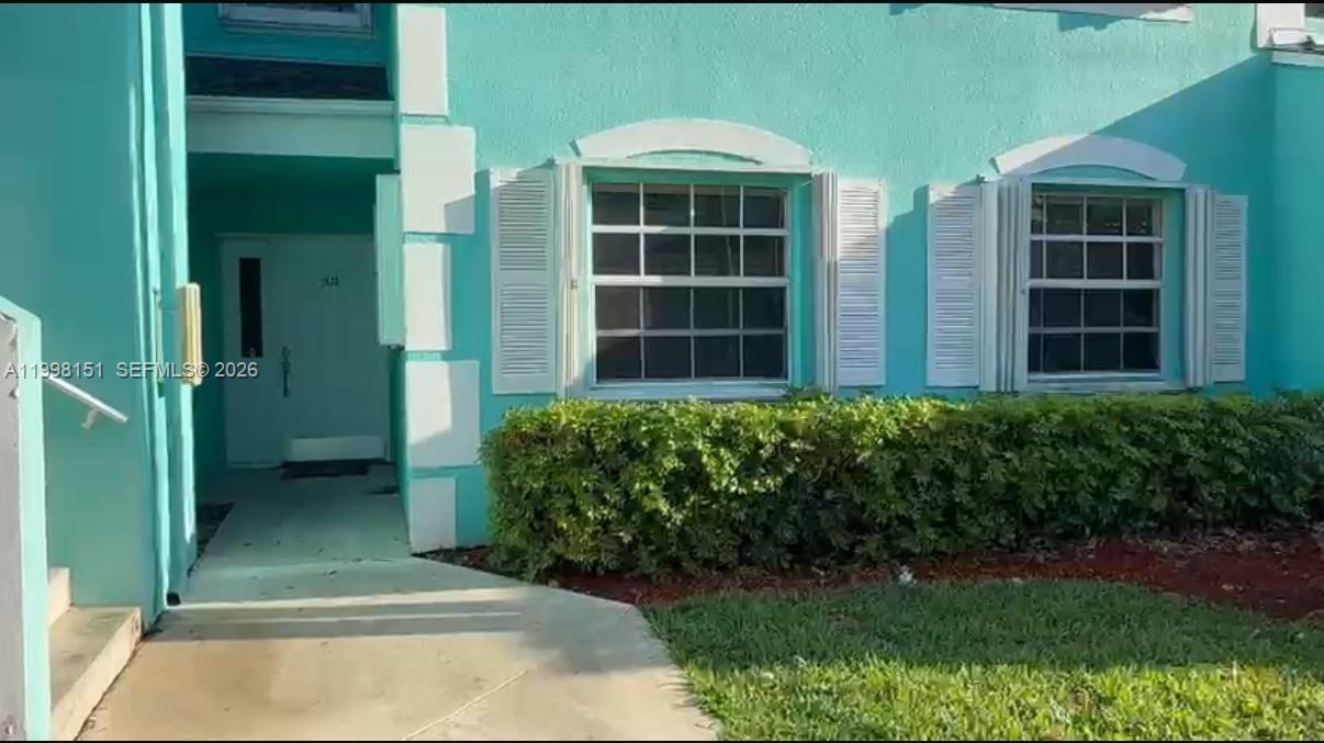 Keys Gate Condo No Three