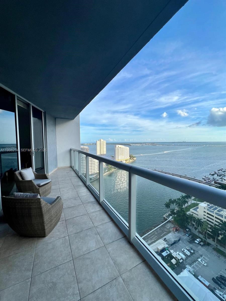 ¤Icon Brickell No Two