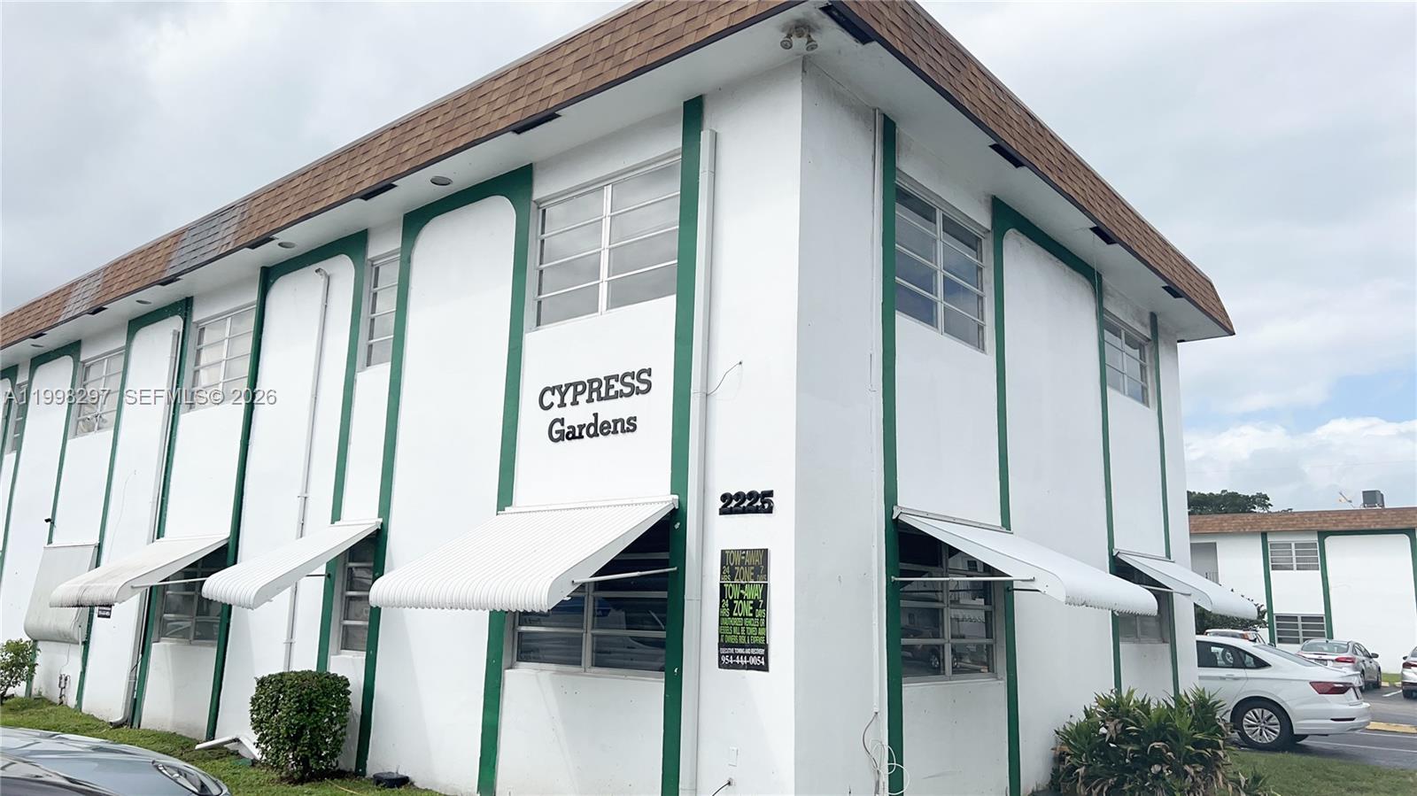 Cypress Gardens Condomini