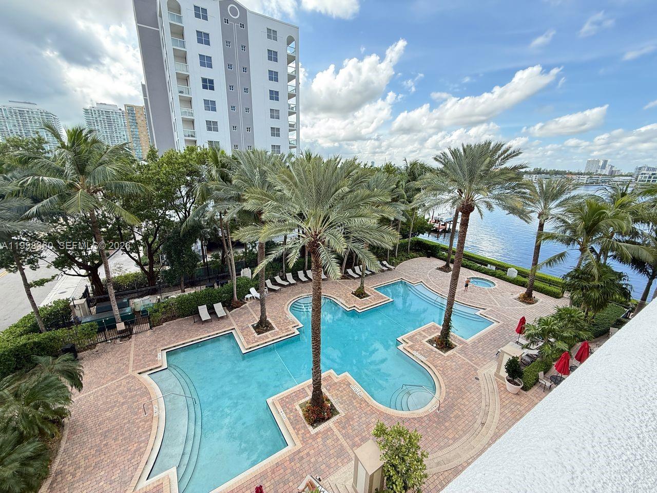 Porto Bellagio Condo