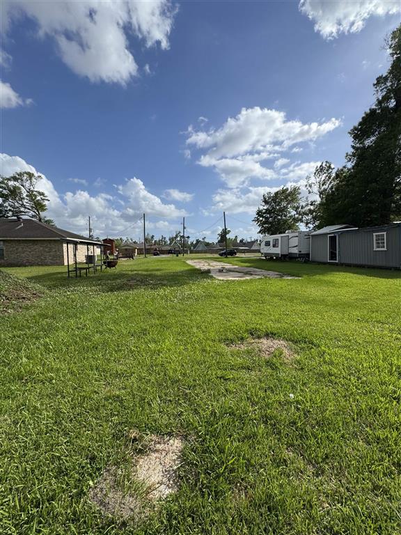 2323 Royal Oak Ln. — photo 2