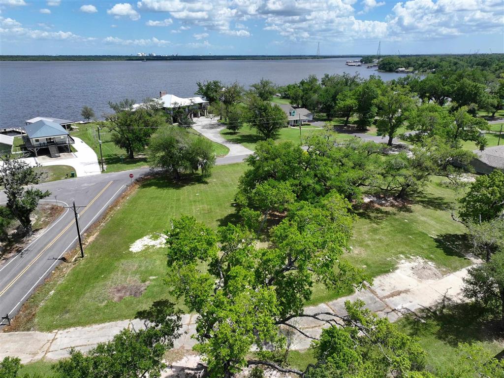 1340 Marine Dr Drive