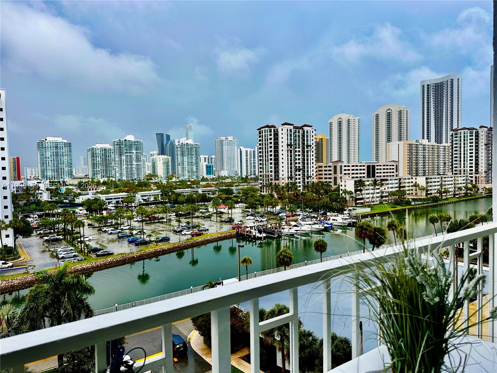 Arlen House West Condo