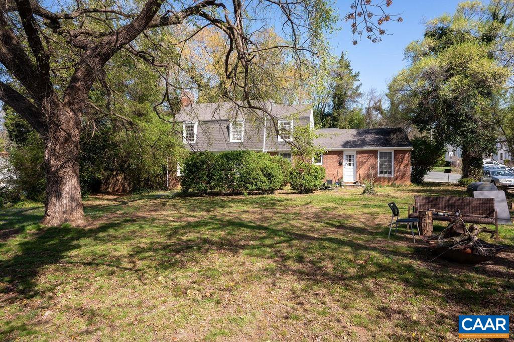 2401 FONTAINE AVE, Charlottesville, VA 22903