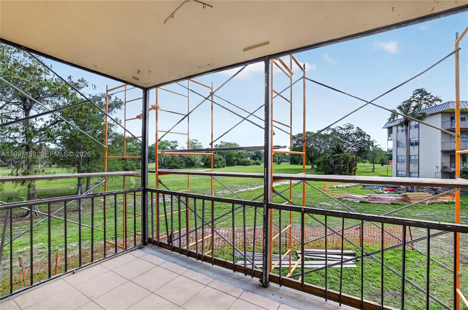 Elegant master bedroom retreat at 6201 Falls Cir Dr - Condo in Lauderhill