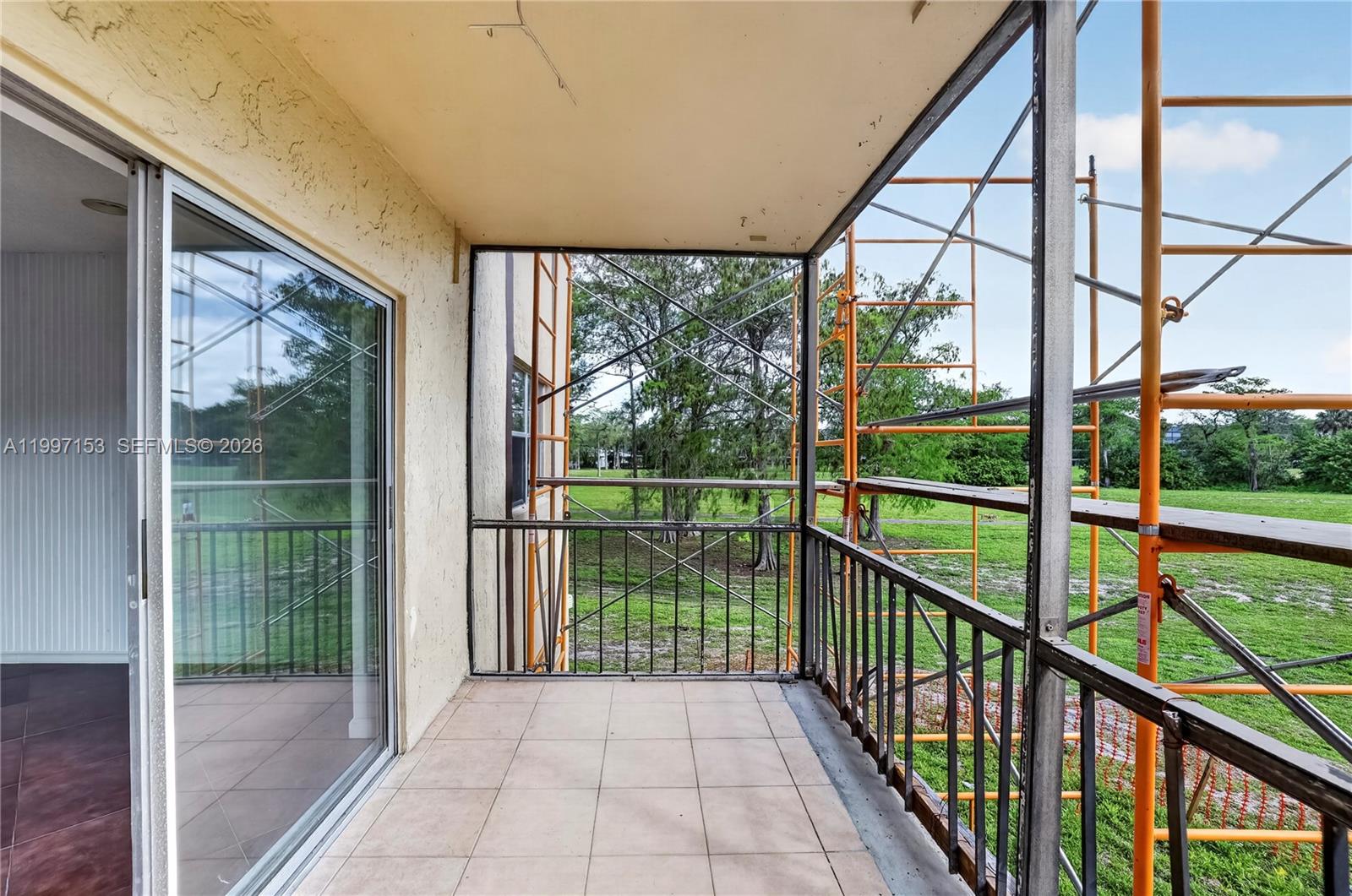 Designer master bathroom at 6201 Falls Cir Dr - Condo in Lauderhill