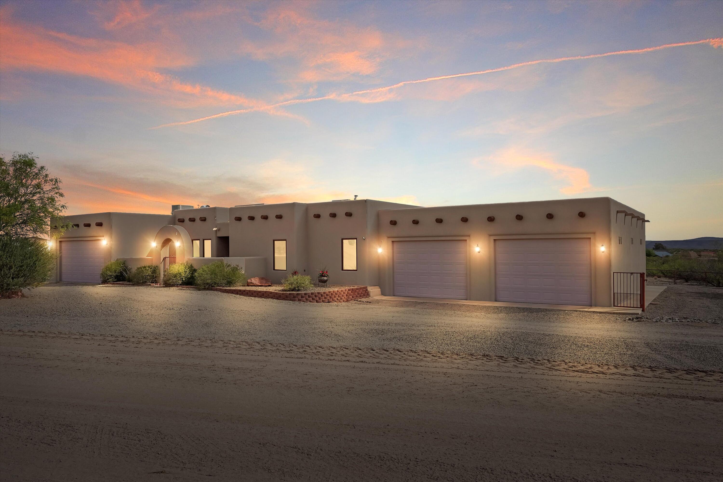 Photo 3 of Single family home for sale at 401 Roadrunner Cir, Elephant Butte, NM 87935 | MLS# 1101540 | Listing updated on 2026-10-21