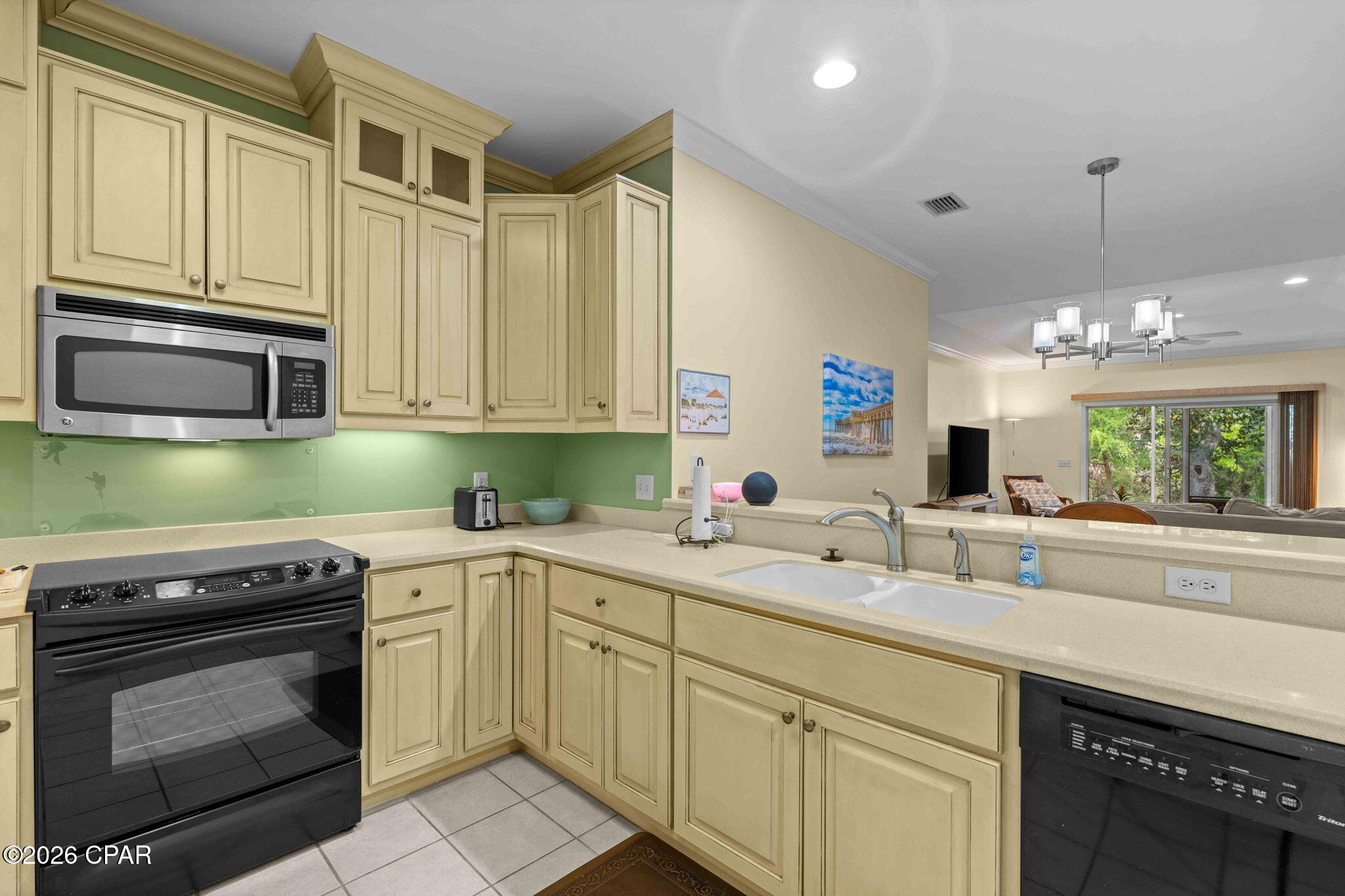 Image 2 For 2412 Saint Andrews Boulevard 3