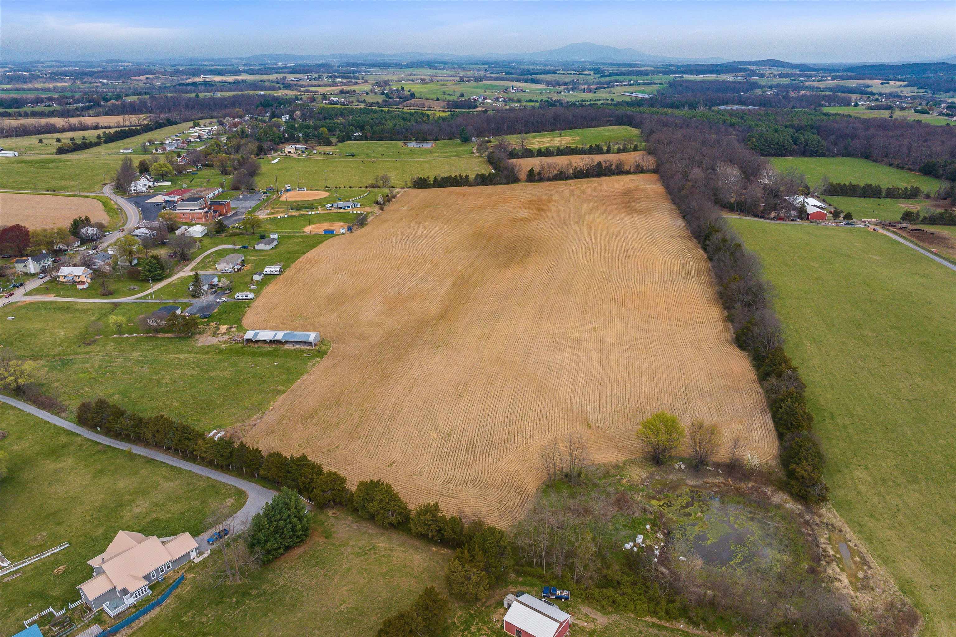 15, 17, 25, 37 Hayfield Ln