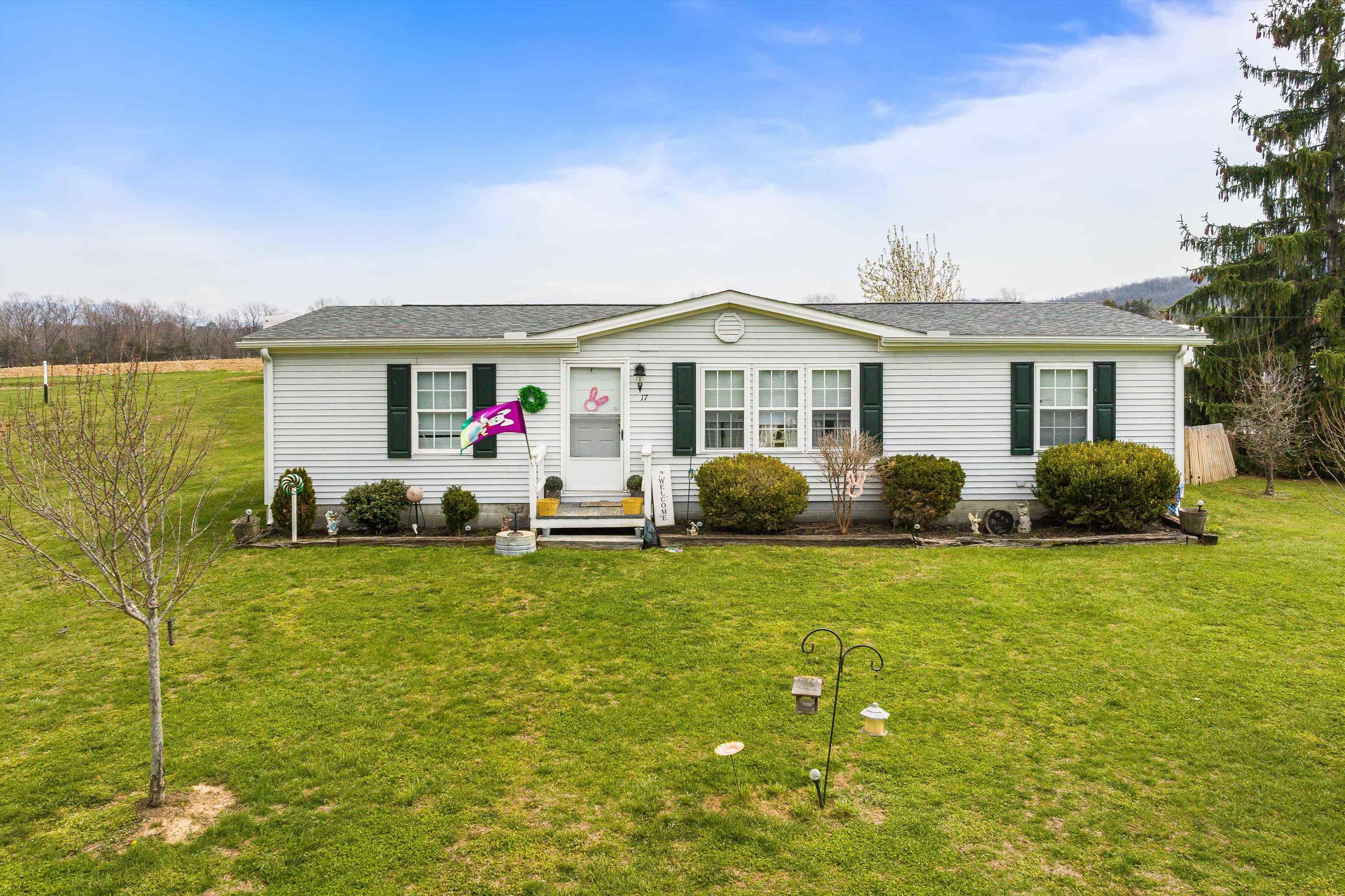 15, 17, 25, 37 Hayfield Ln