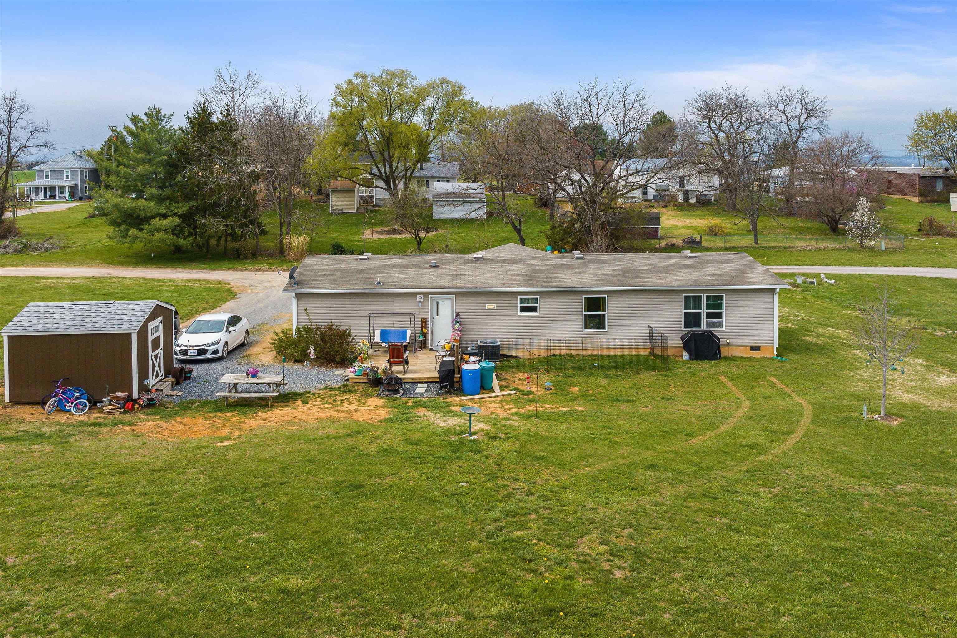 15, 17, 25, 37 Hayfield Ln