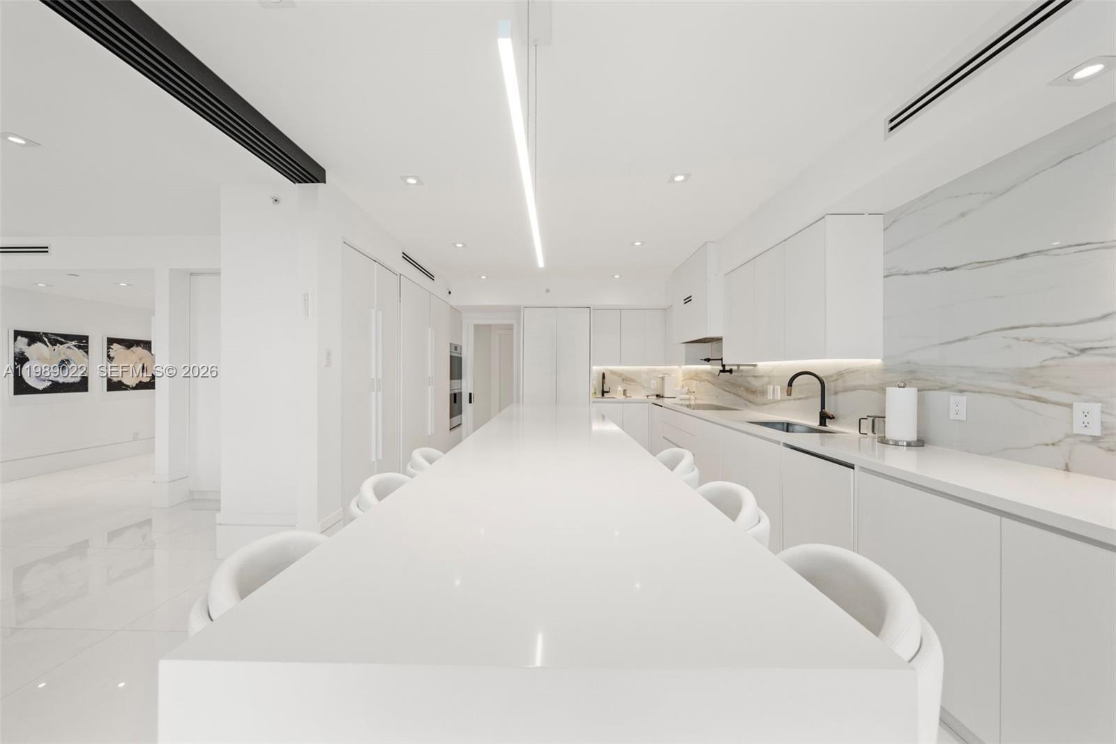 9999 Collins Ave Unit 11 J, Bal Harbour, Florida 33154