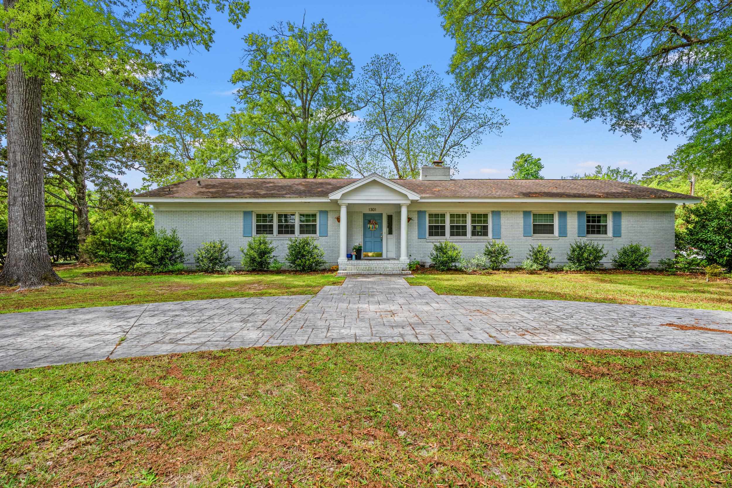 1301 Snowhill Dr. Conway, SC 29526