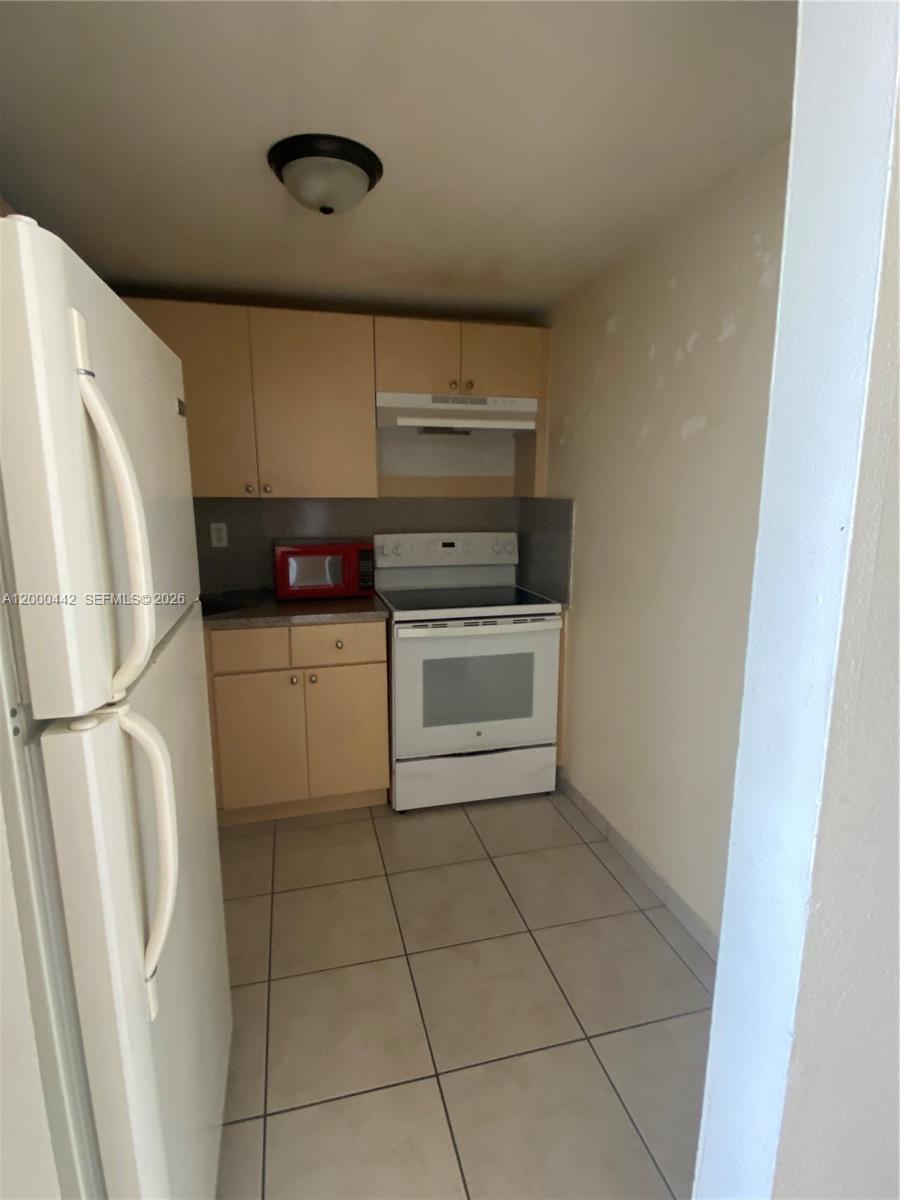 Las Estrellas Condo