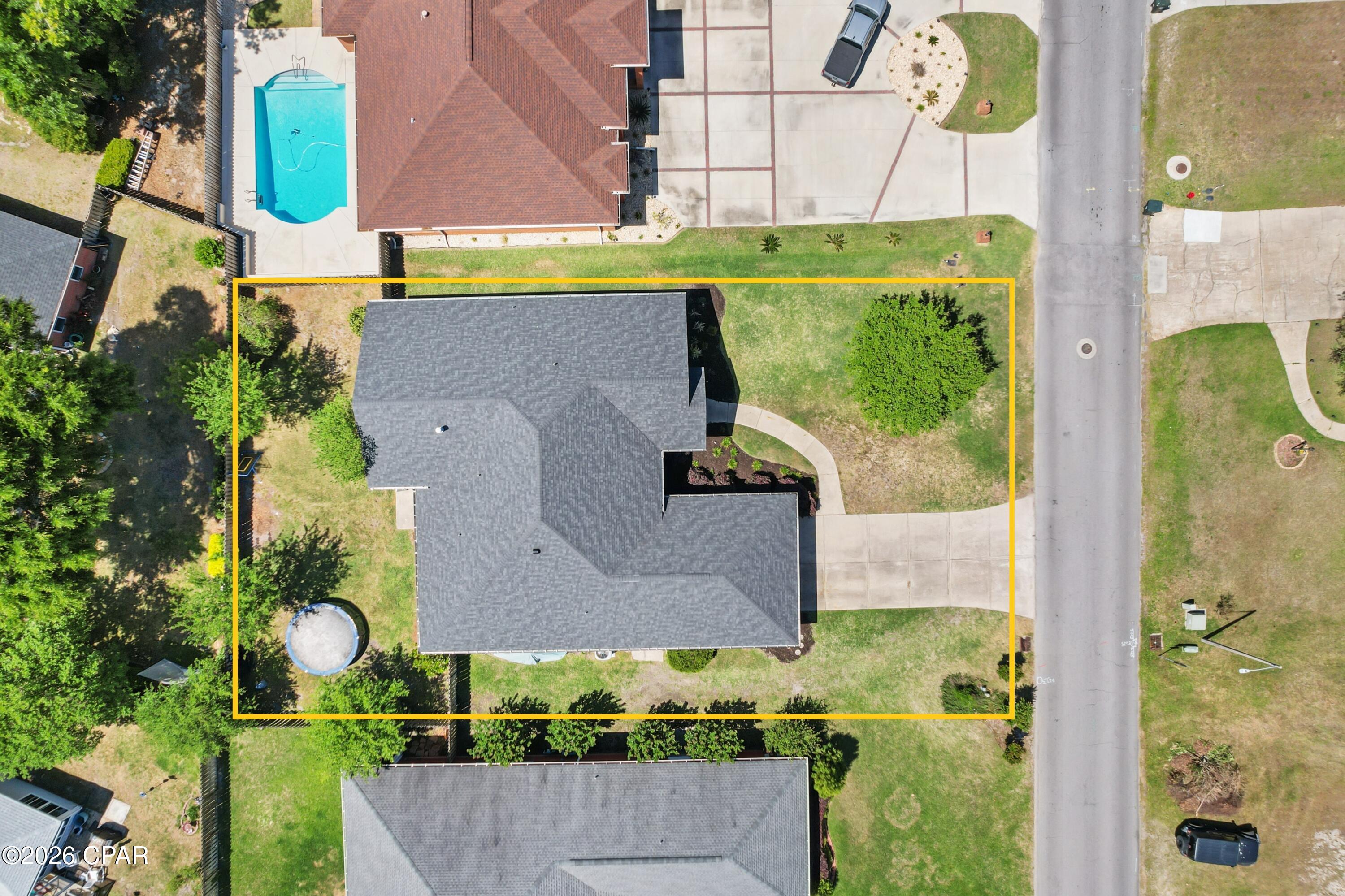 Listing photo id 26 for 3308 Country Club Drive