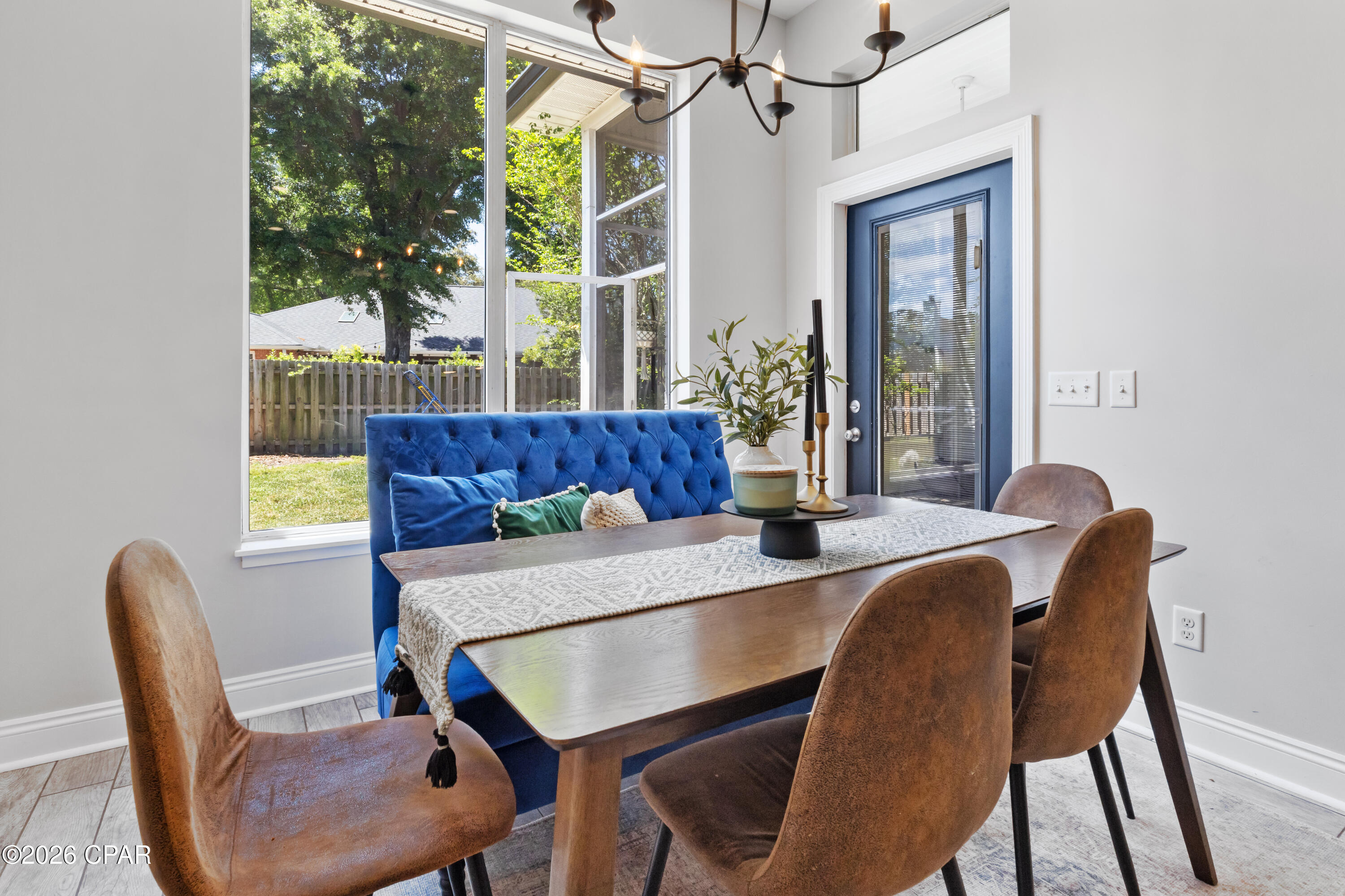 Listing photo id 6 for 3308 Country Club Drive