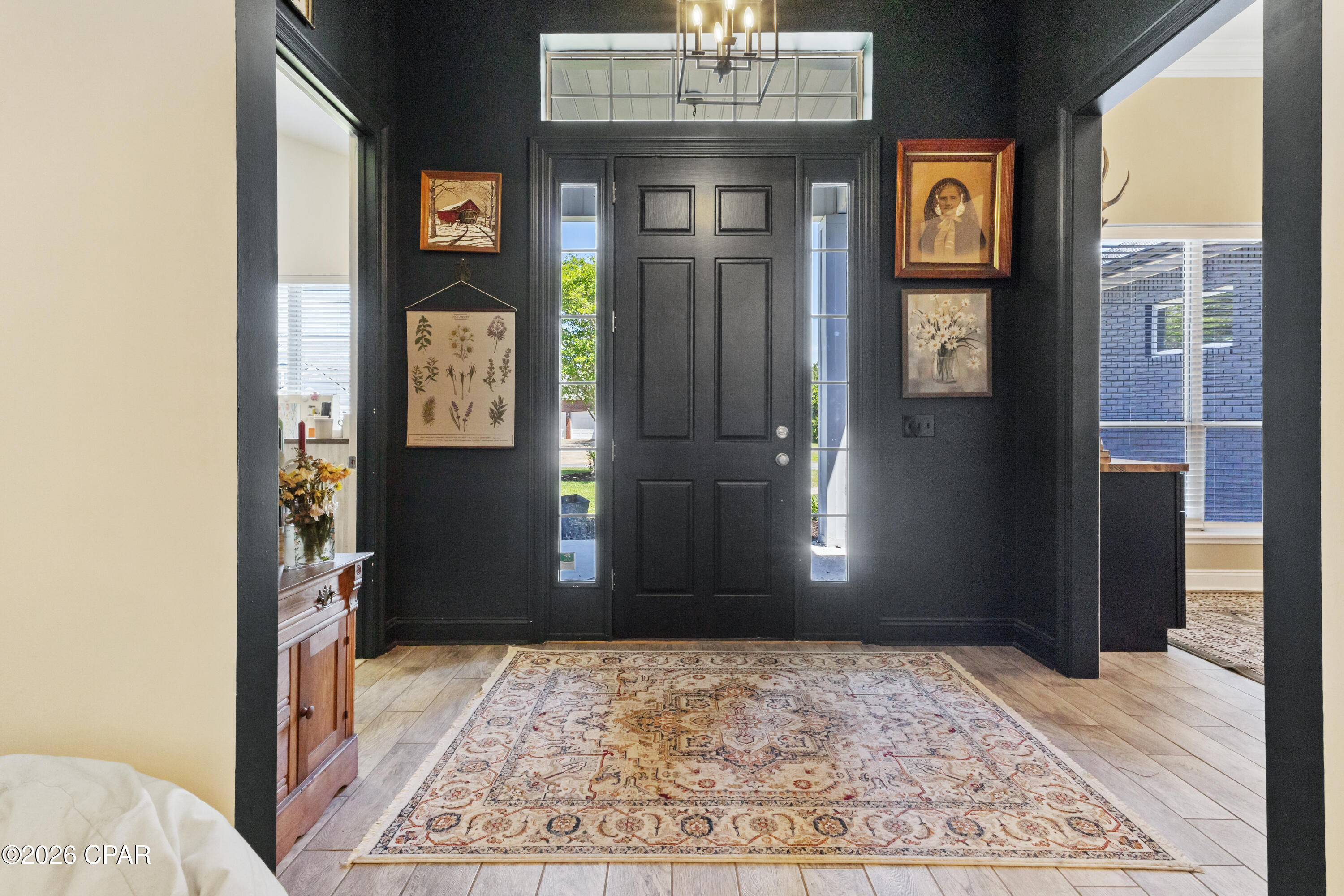 Listing photo id 9 for 3308 Country Club Drive