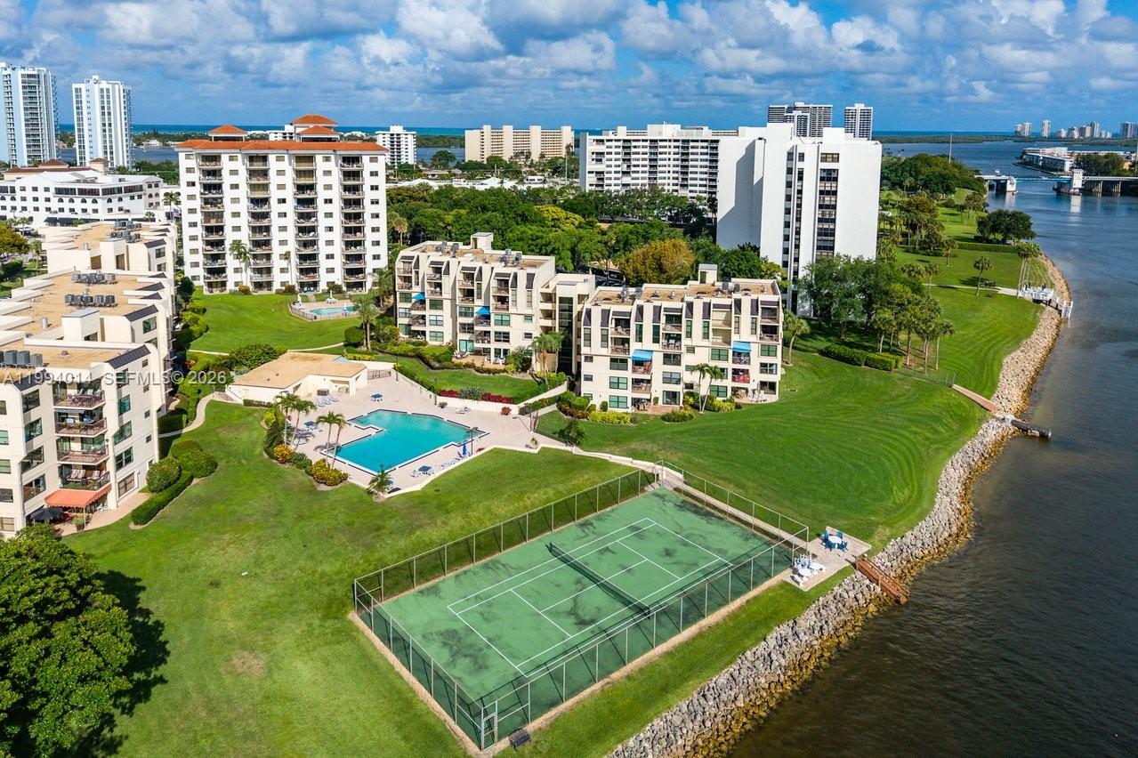 Homes for sale in North Palm Beach, FL | 364 Golfview Rd, North Palm Beach, FL 33408 | Houzeo
