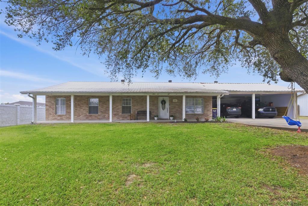 1202 W Highway 90