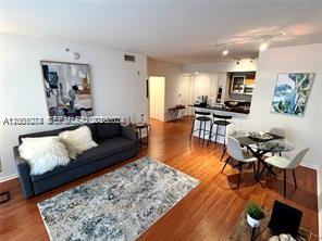 Venture At Aventura West