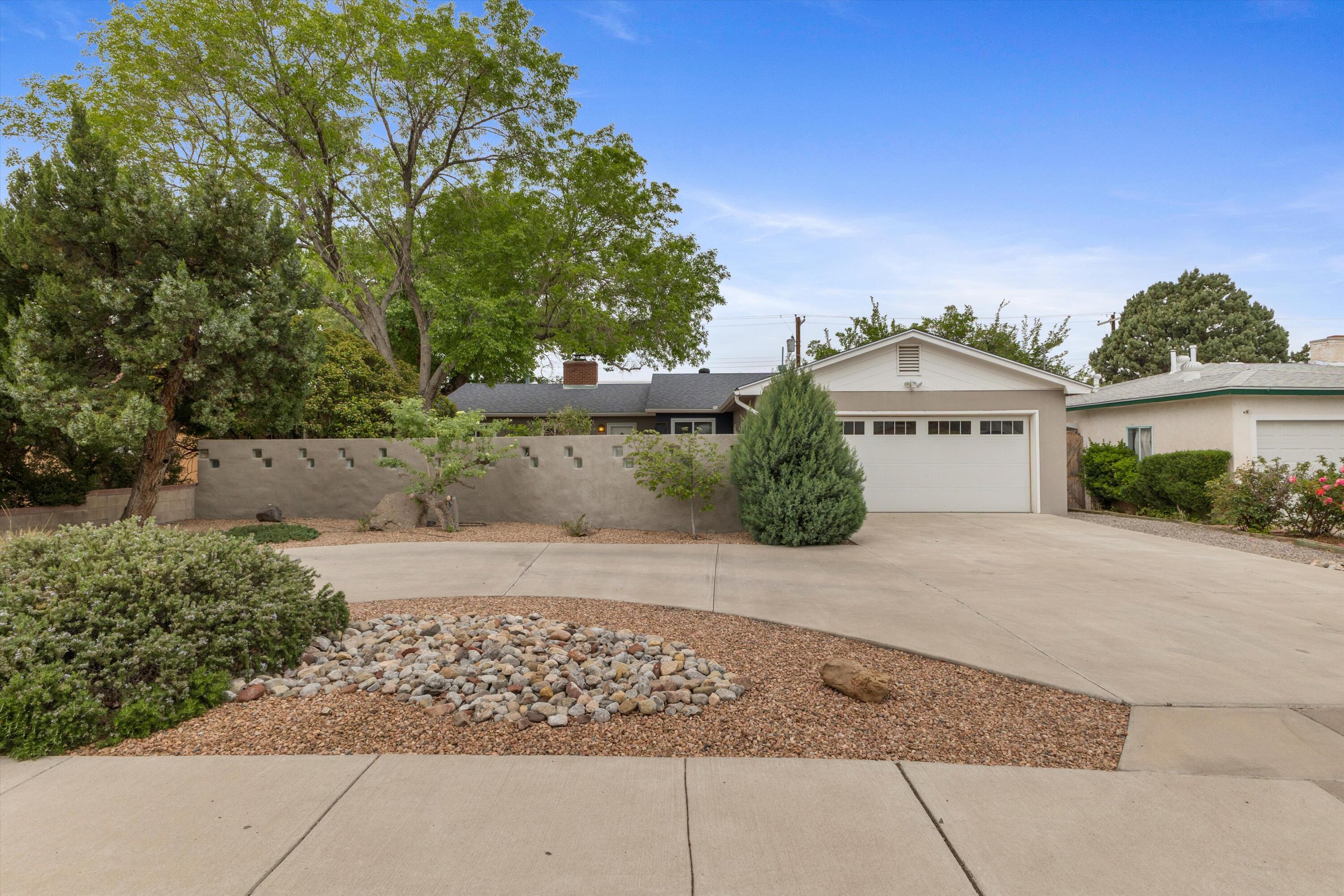 1513 Dartmouth Drive NE, Albuquerque