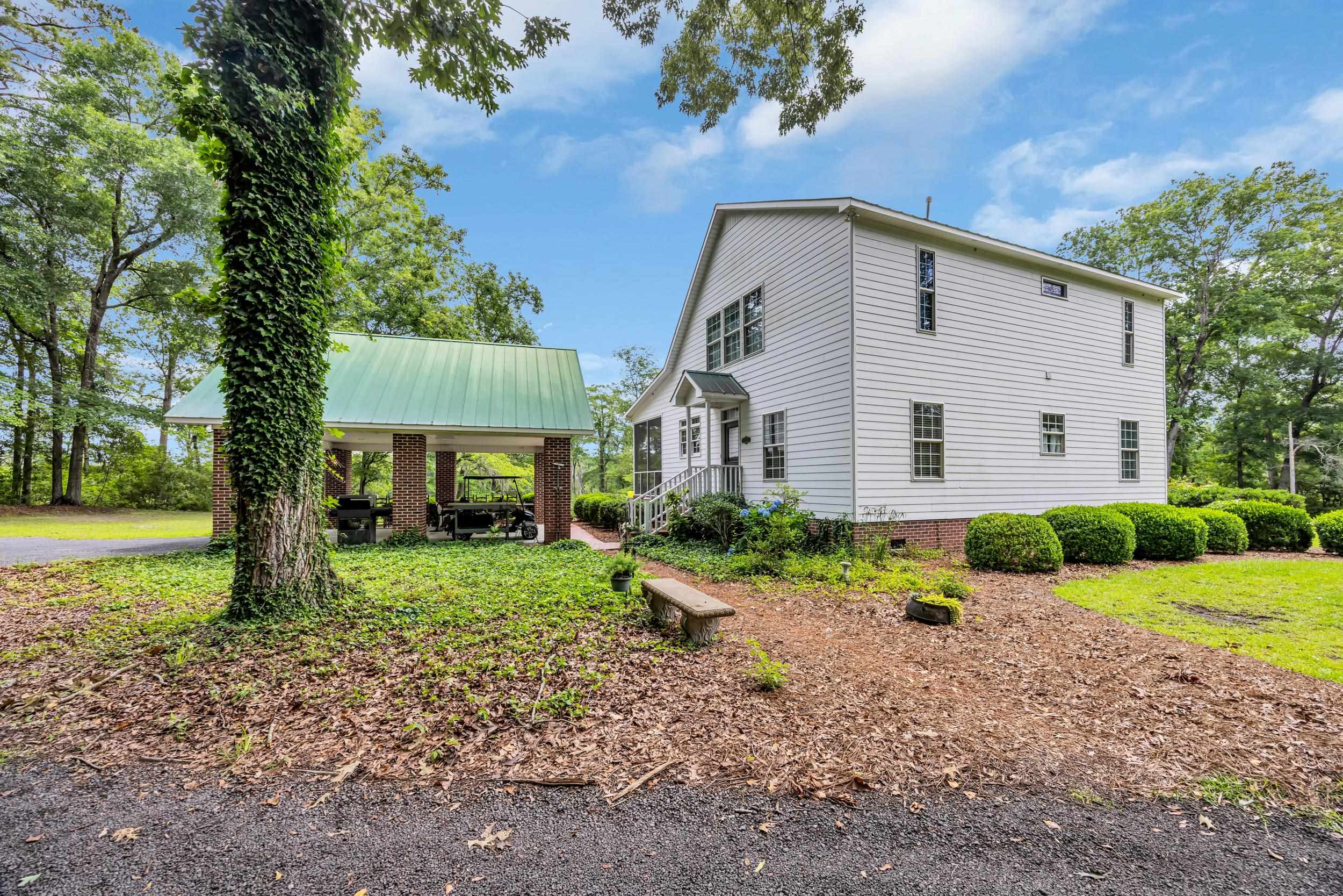 3231 Center Rd. 