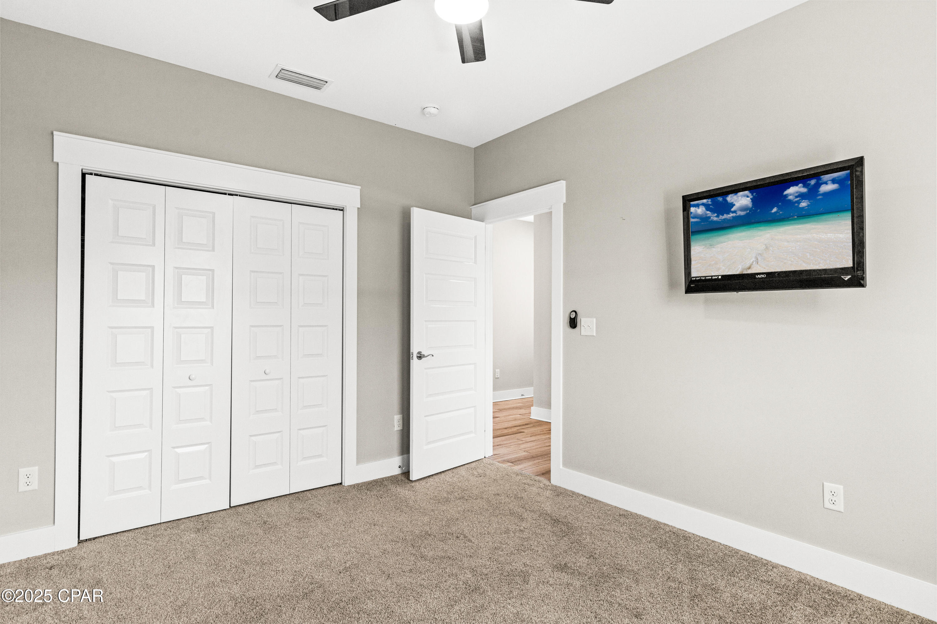 Image 30 For 6222 Pinetree Avenue