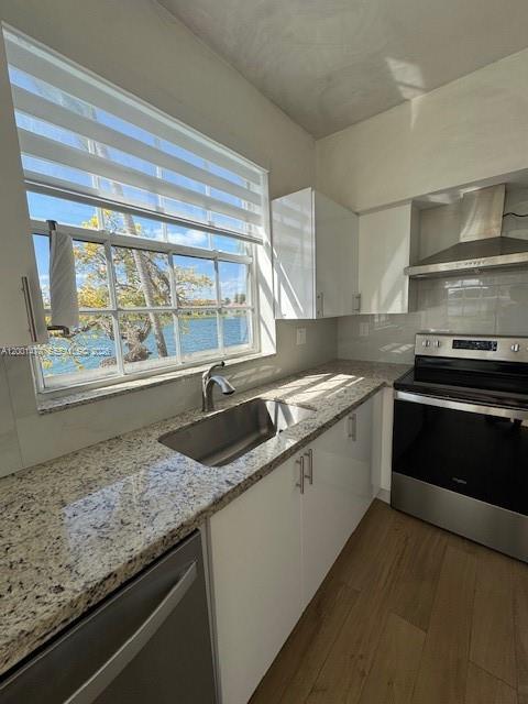 Designer master bathroom at 14621 Balgowan Rd - Townhouse in Miami Lakes