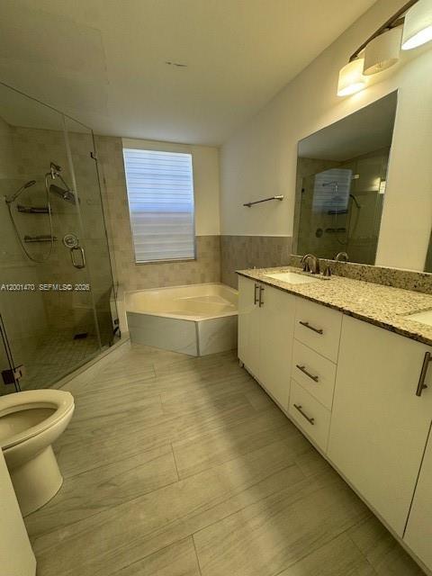 Stunning waterfront exterior at 14621 Balgowan Rd - Townhouse in Miami Lakes