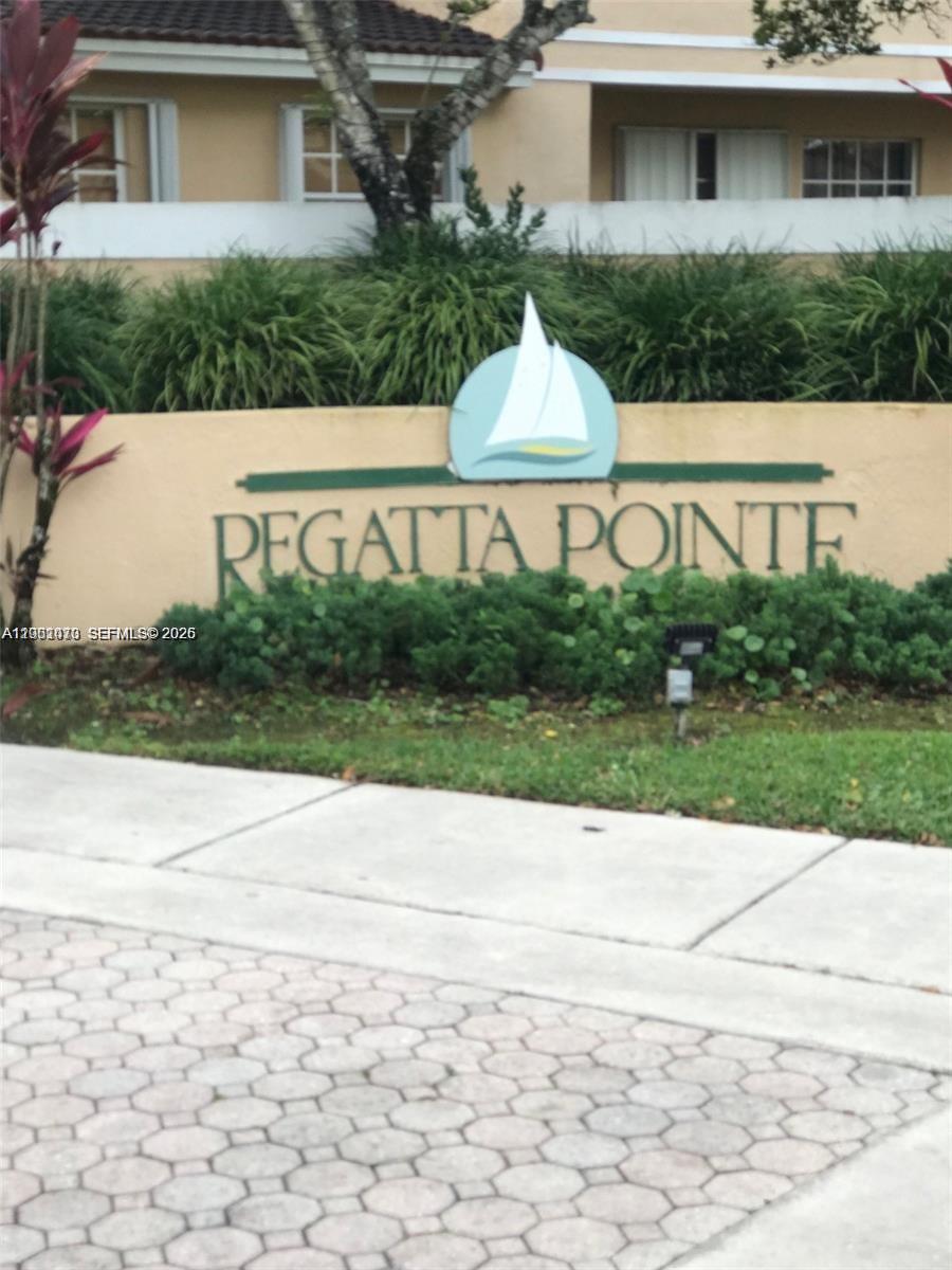 Stunning waterfront exterior at 14621 Balgowan Rd - Townhouse in Miami Lakes