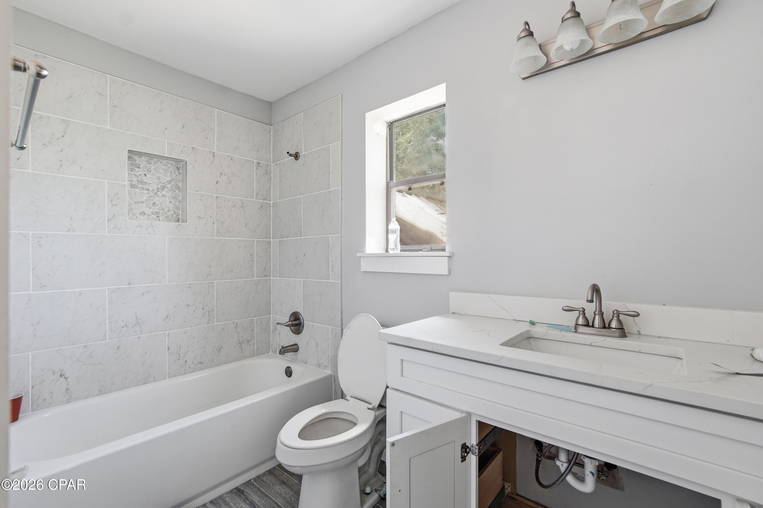 Image 44 For 9900 Highway 2301