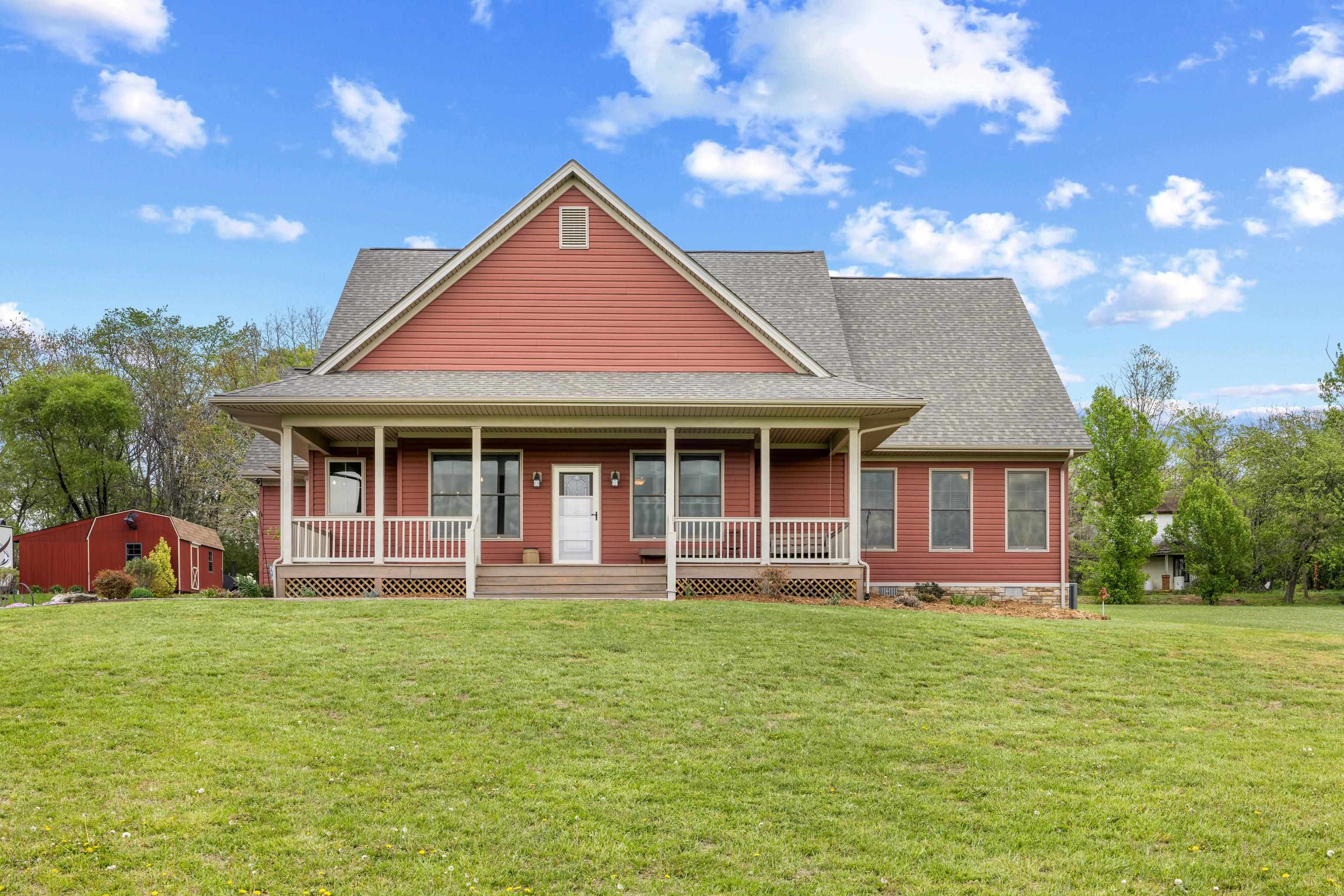 2390 TINKLING SPRING RD, Stuarts Draft, VA 24477