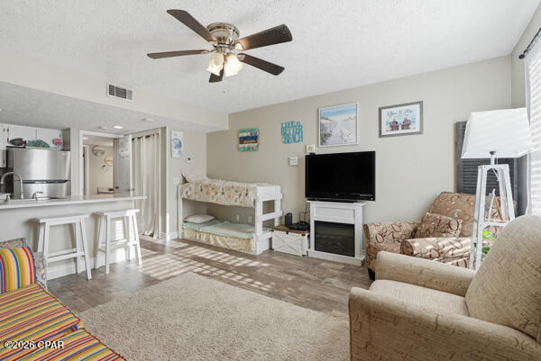 Image 3 For 3600 Tiki Drive 115