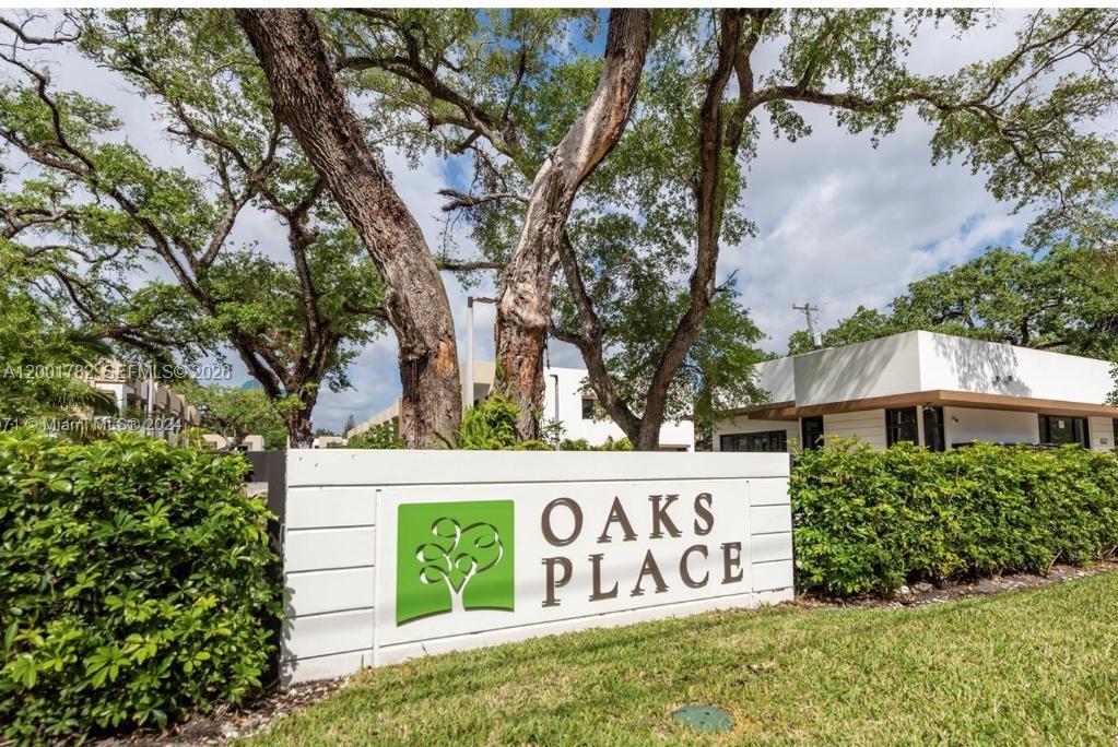 Oaks Place