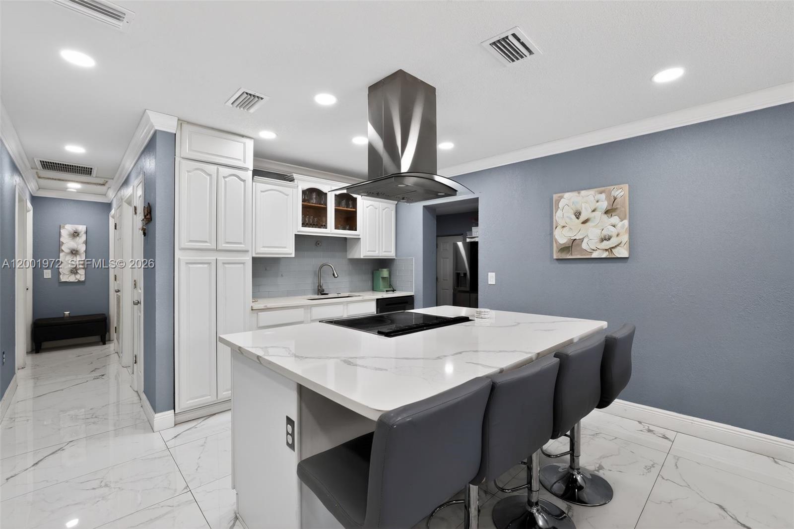 Homes for sale in Tampa, FL | 10414 N 50Th St, Tampa, FL 33617 | MLS# A12001972